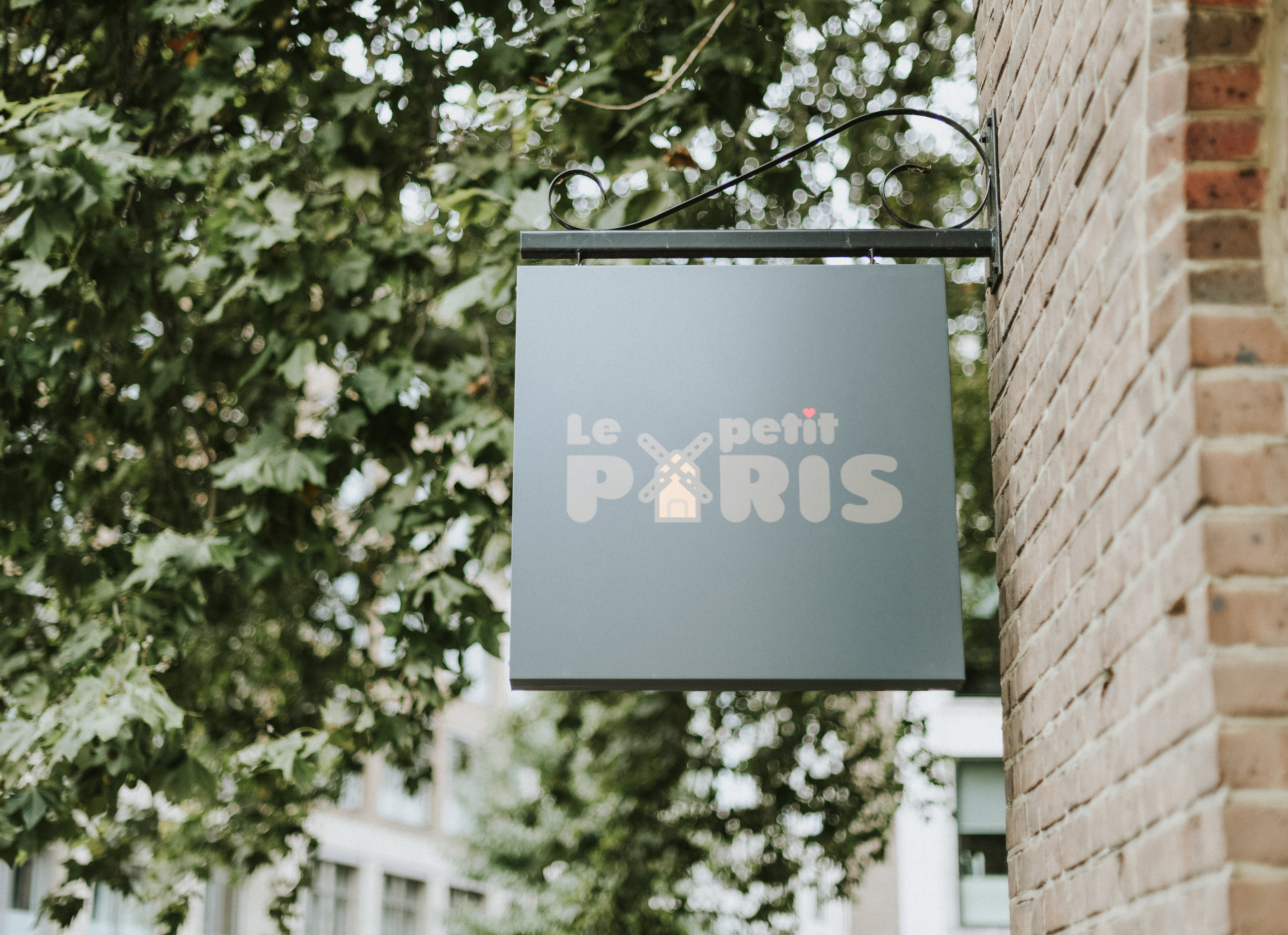 Логотип - Le petit paris — Изображение №1 — Брендинг на Dprofile