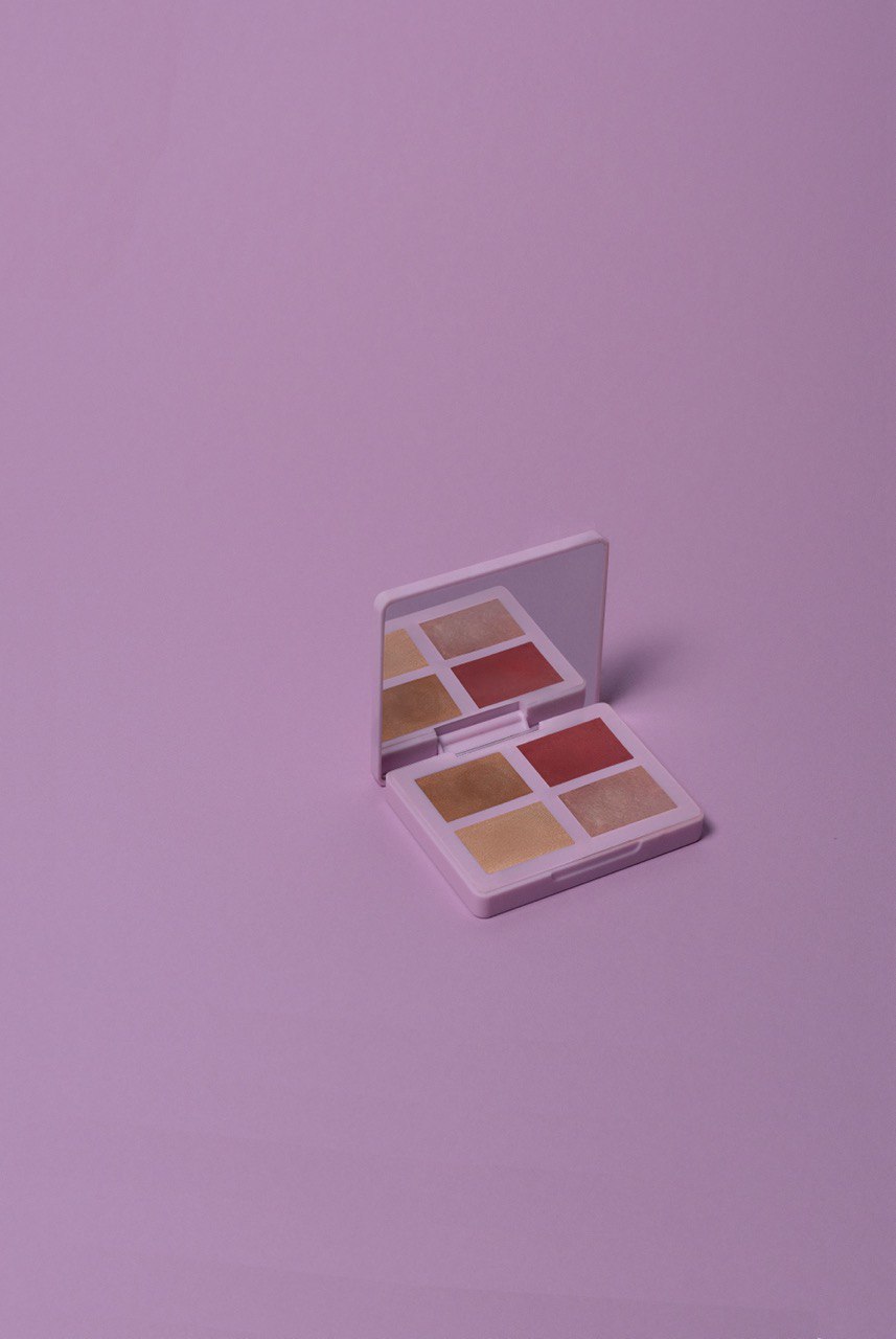 Предметная ретушь палетки теней. — Изображение №2 — Иллюстрация, Графика на Dprofile