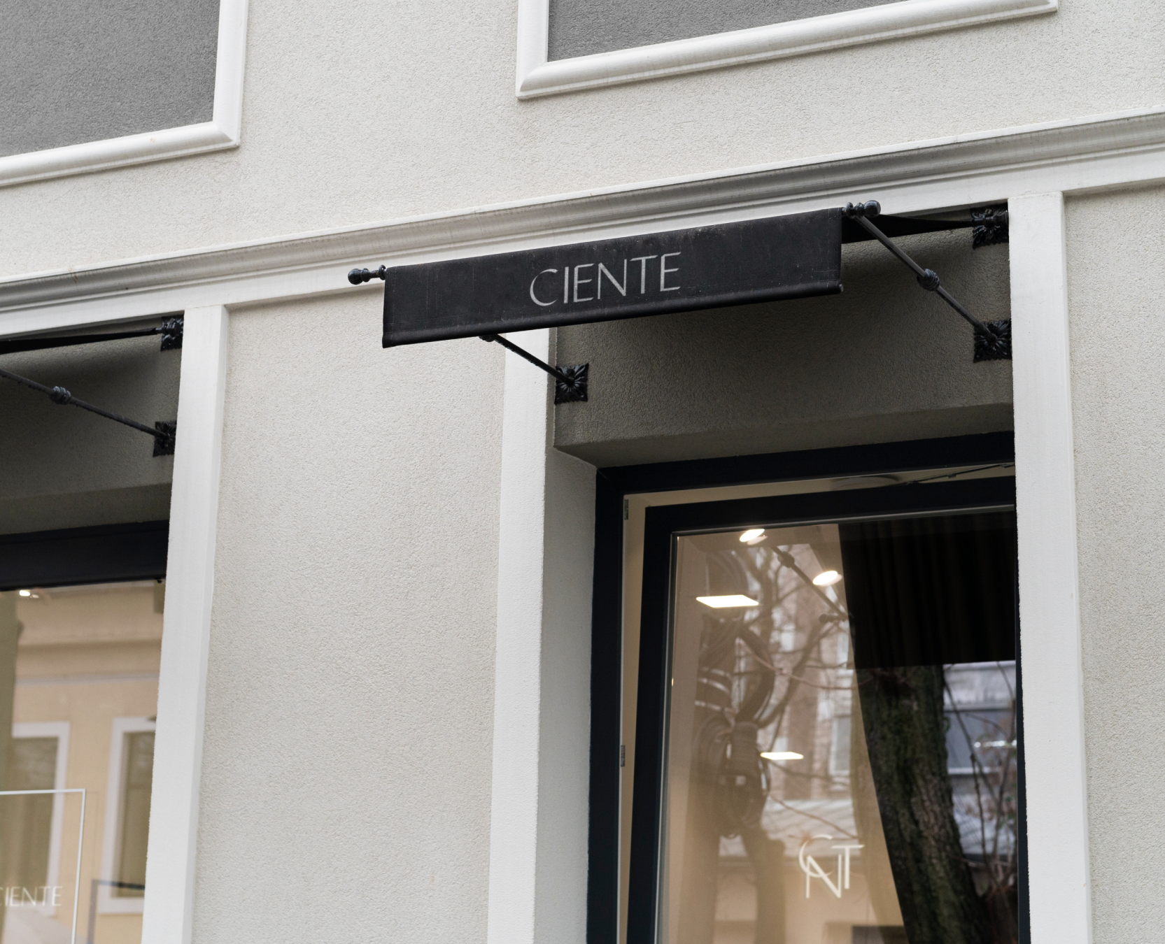 Brand identity | portugal clothing store CIENTE — Интерфейсы, Брендинг на Dprofile