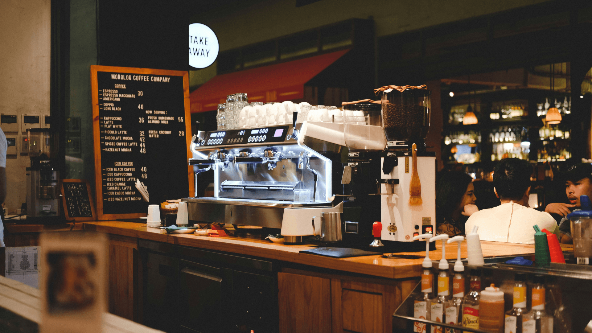 Фирменный стиль кофейни "Крепкий объятий" — Изображение №2 — Брендинг на Dprofile