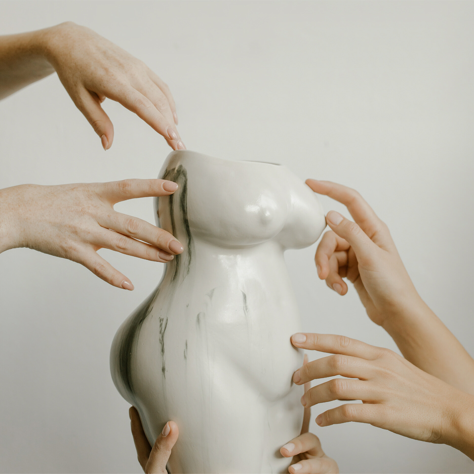 FEMMINA CERAMIQUE STUDIO — Изображение №1 — Брендинг, Анимация на Dprofile