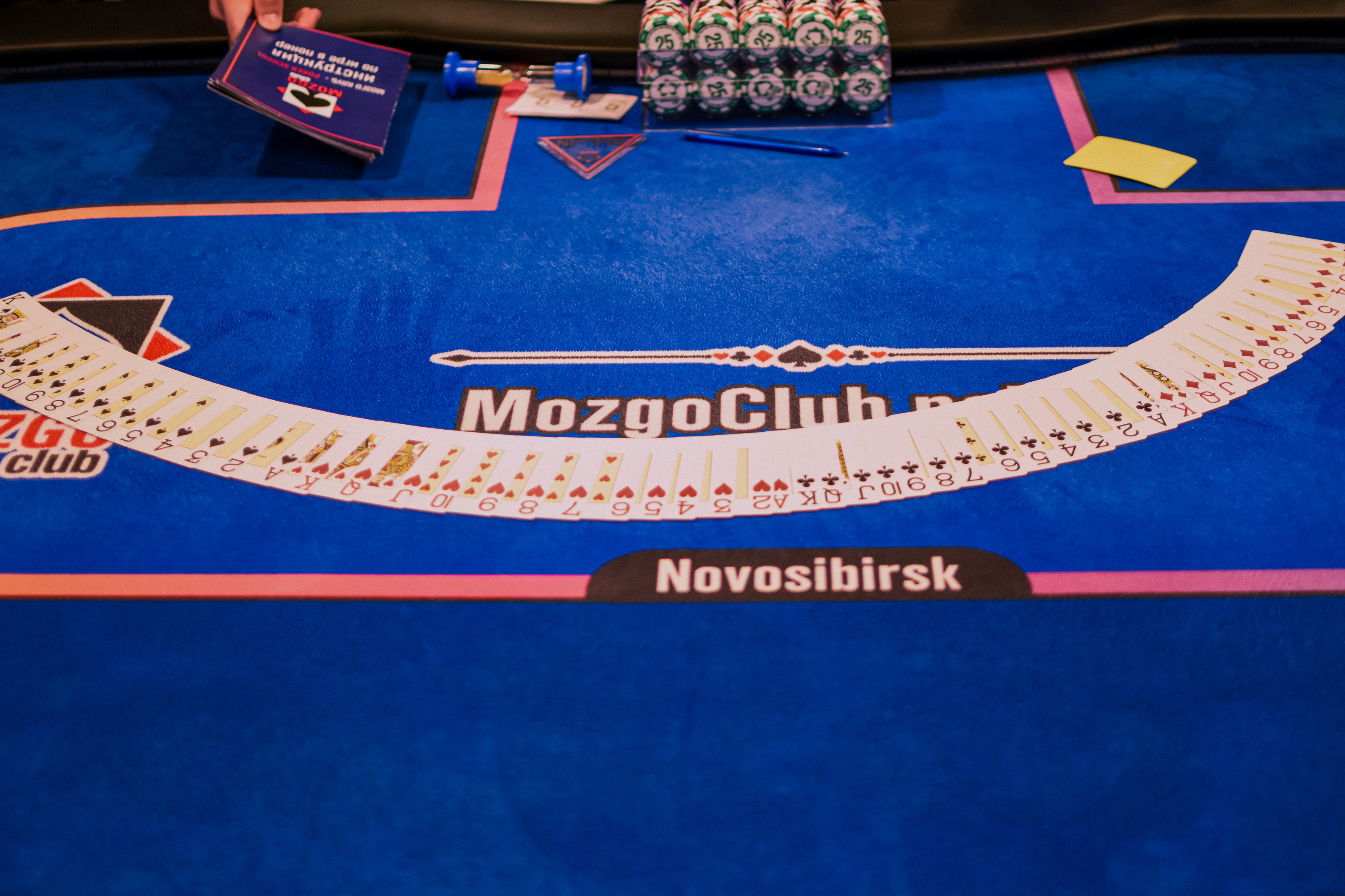 Покер-клуб "Mozgoclub" 🧠 — Изображение №24 — Брендинг на Dprofile