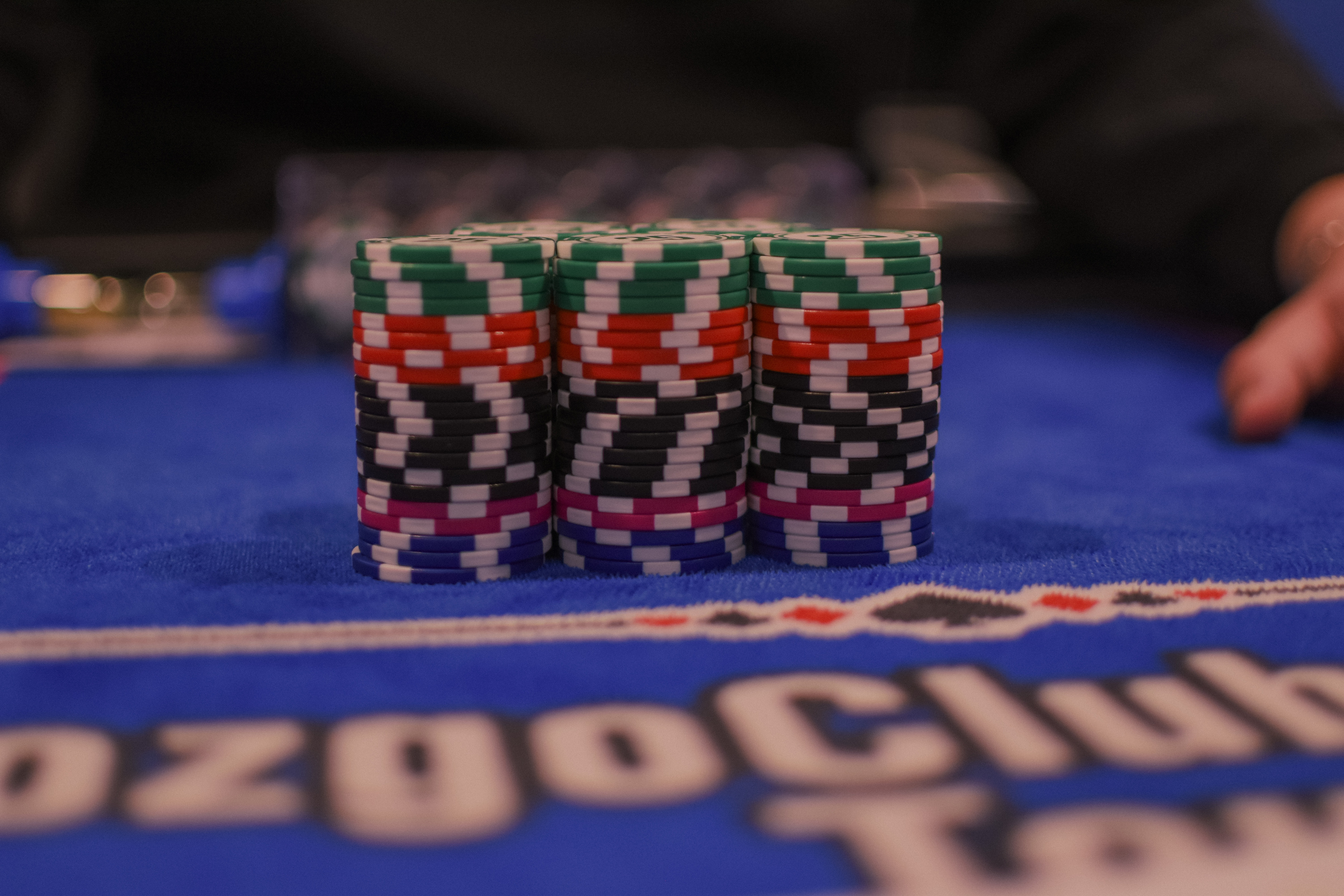 Покер-клуб "Mozgoclub" 🧠 — Изображение №26 — Брендинг на Dprofile