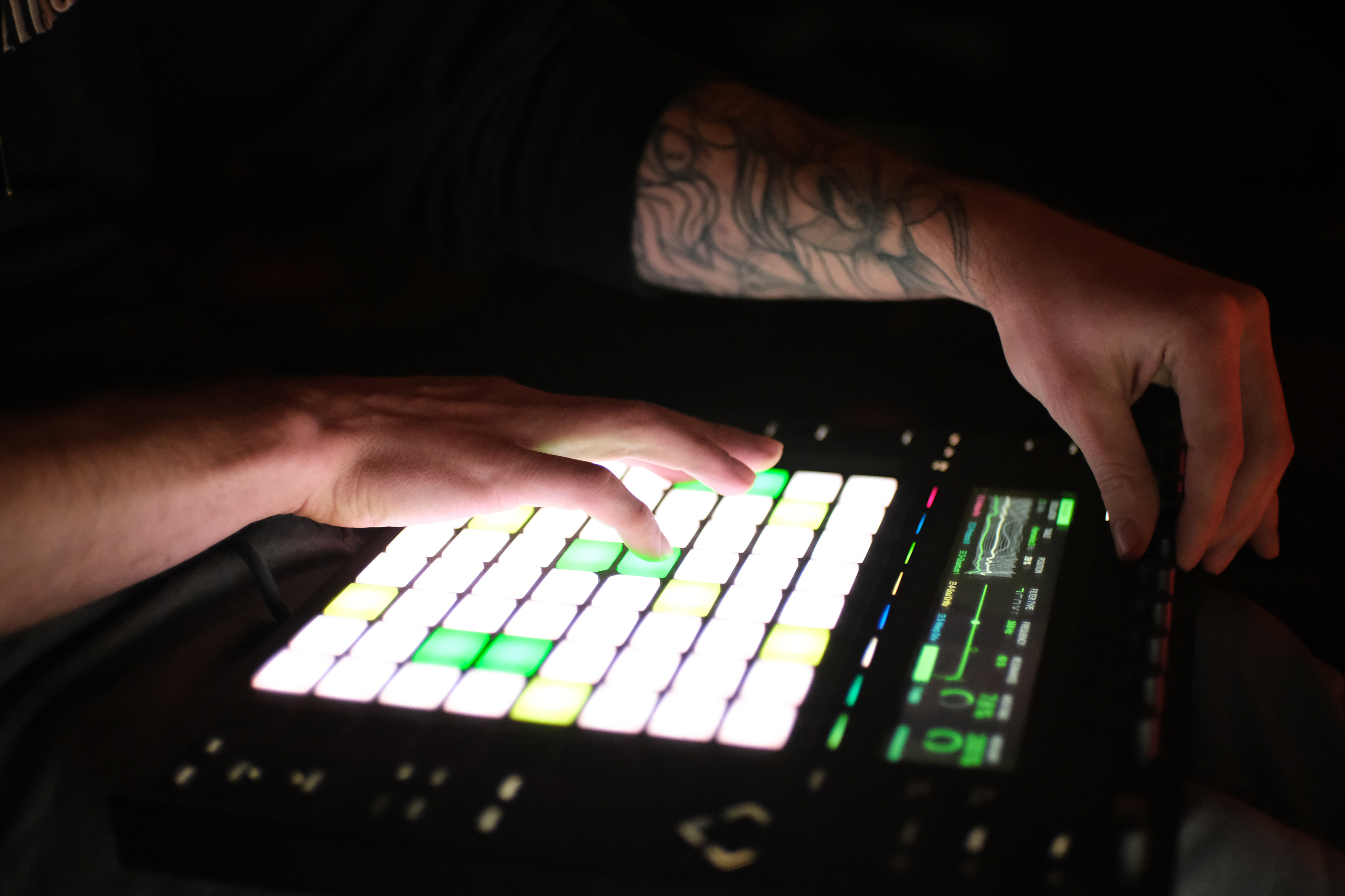 Tinch ritm - audiovisual event — Изображение №27 — Анимация, Маркетинг на Dprofile