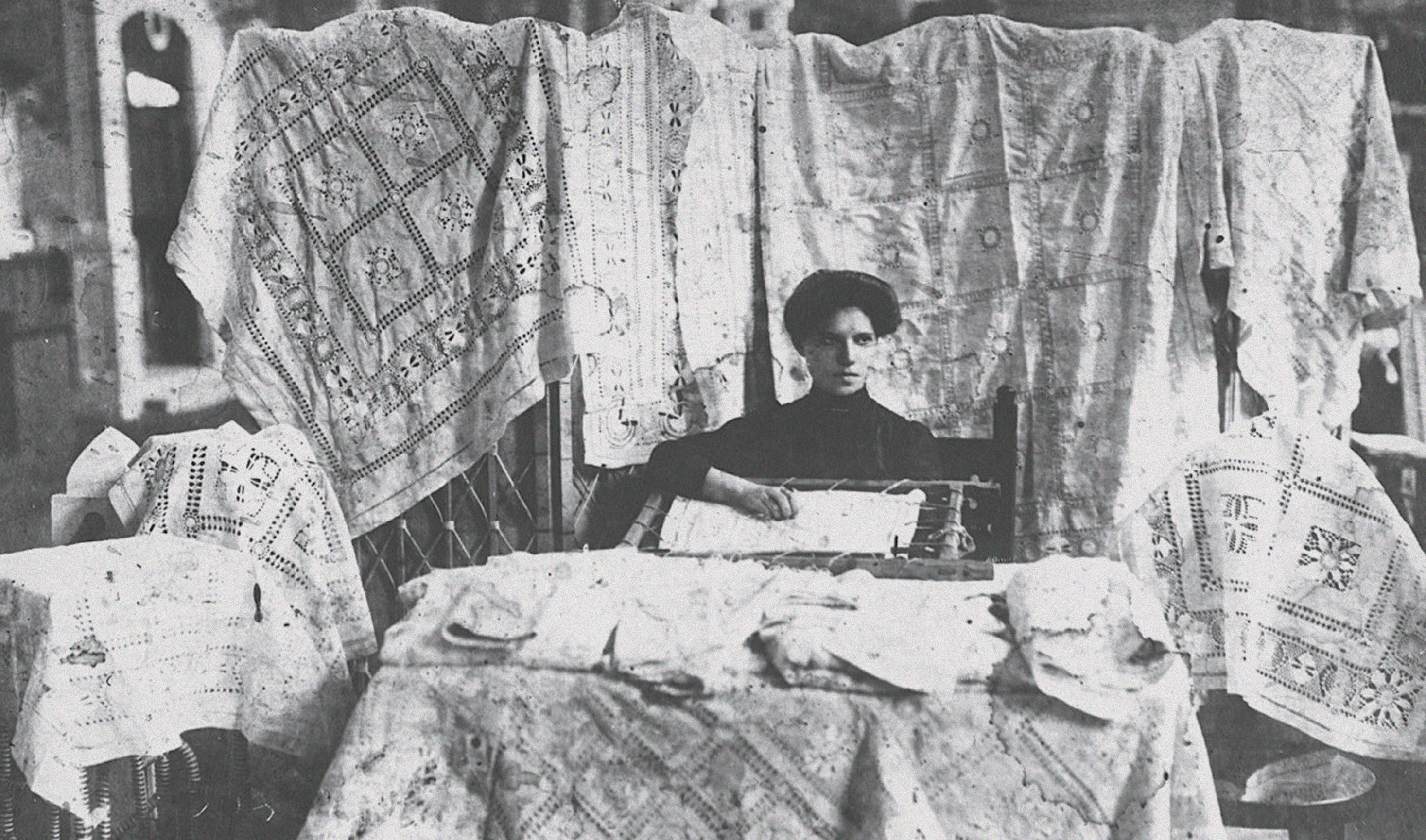 «Крестецкая строчка». История, вышитая вручную. — Изображение №1 — Брендинг на Dprofile