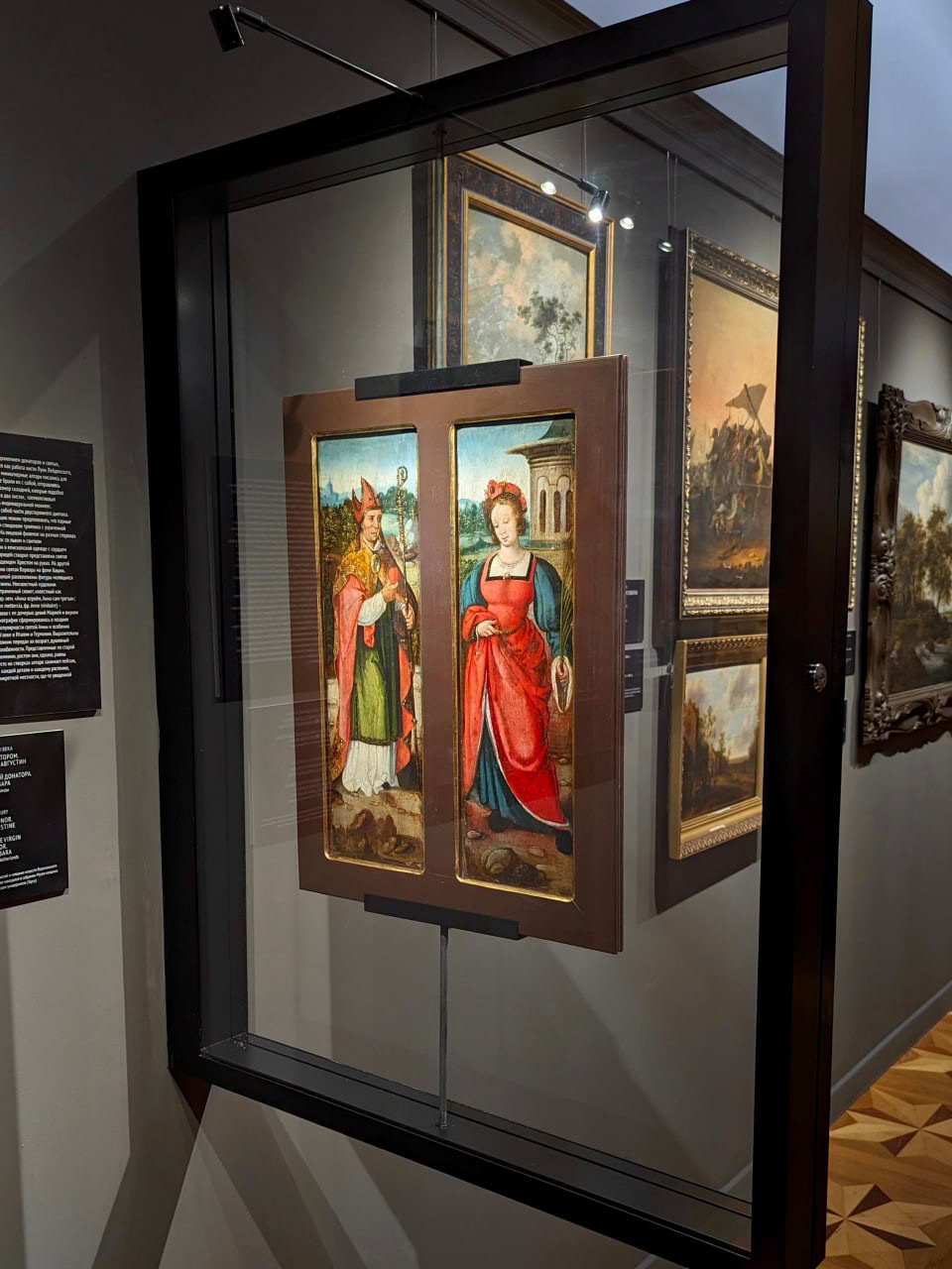 Дизайн-проект выставочного зала для музея — Изображение №5 — Брендинг на Dprofile