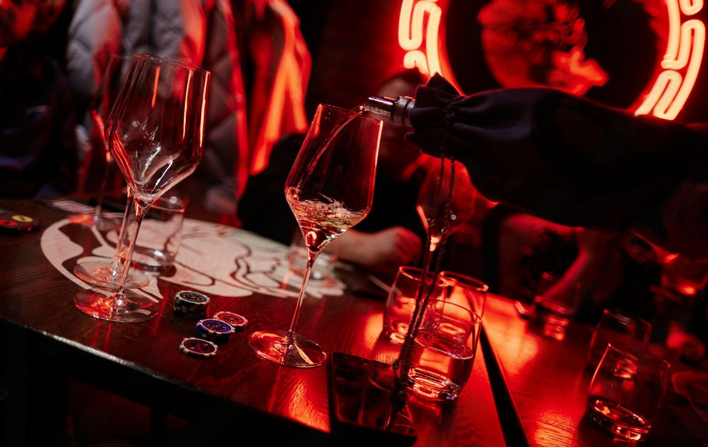 UX/UI дизайн сайта. Лендинг для бара — Изображение №6 — Интерфейсы на Dprofile