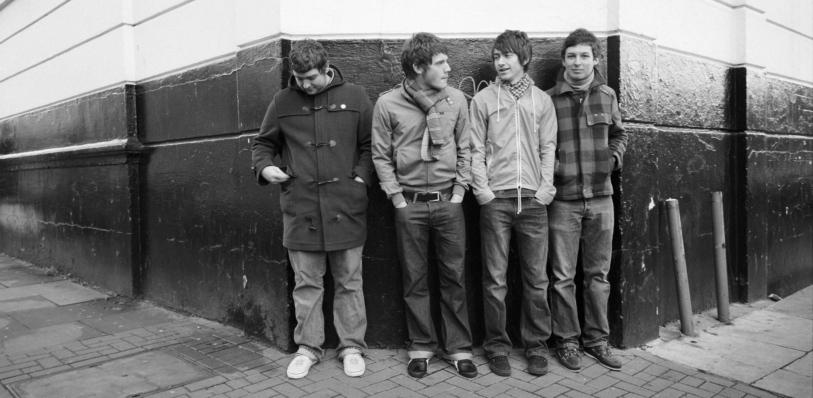 Long Read Arctic Monkeys | Лонгрид Arctic Monkeys — Изображение №12 — Интерфейсы, Графика на Dprofile
