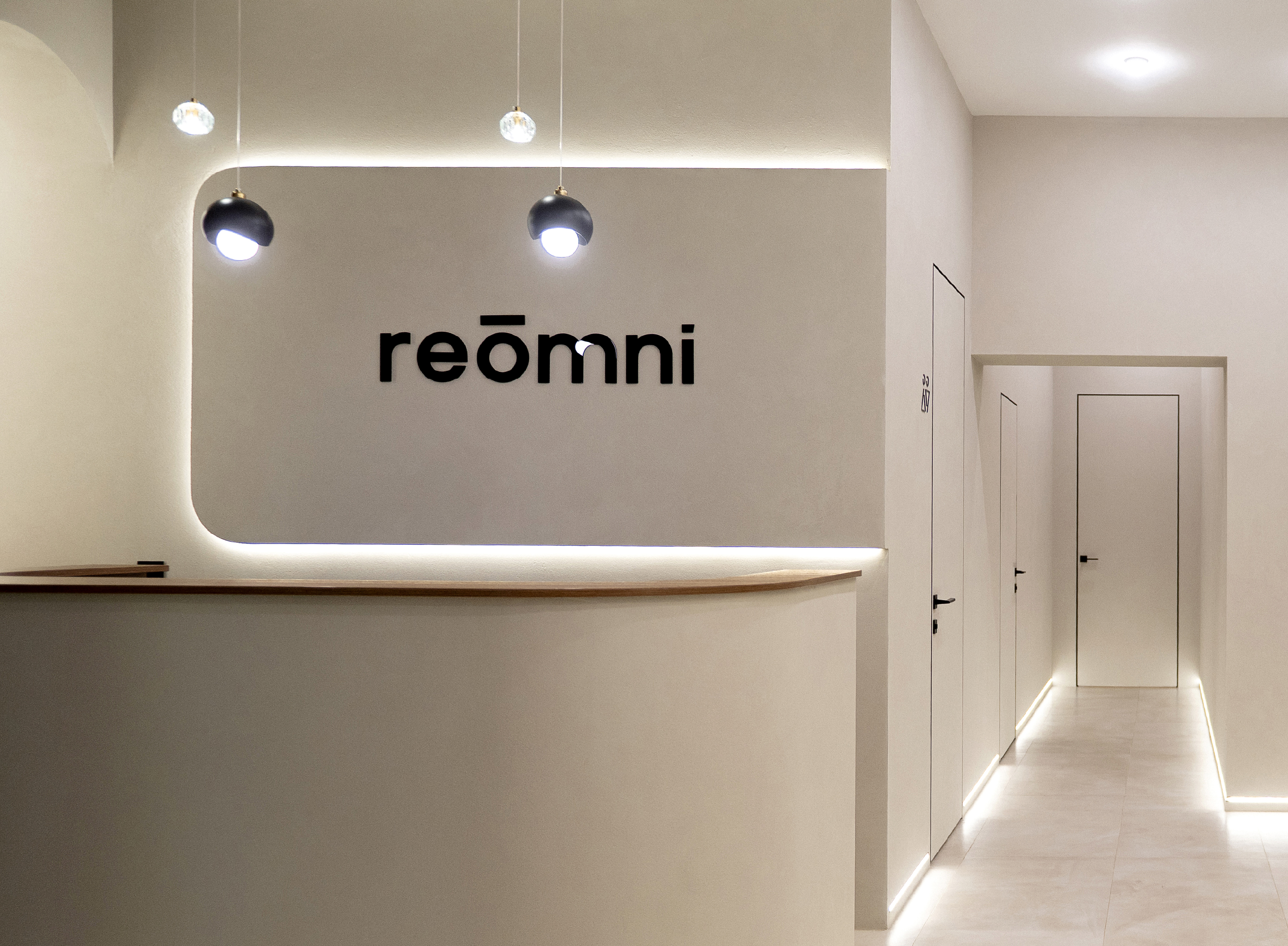 reomni / брендинг косметологической клиники — Изображение №2 — Брендинг на Dprofile