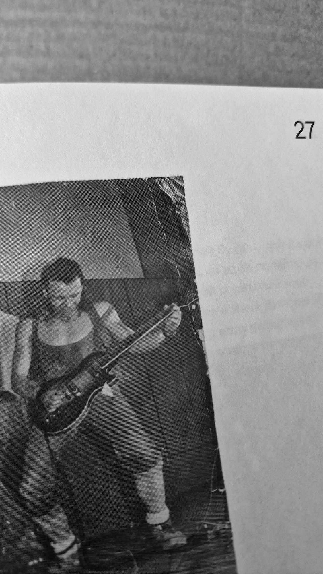 Дизайн выставки артефактов рок-музыки и каталога к ней — Изображение №17 — Брендинг, Графика на Dprofile