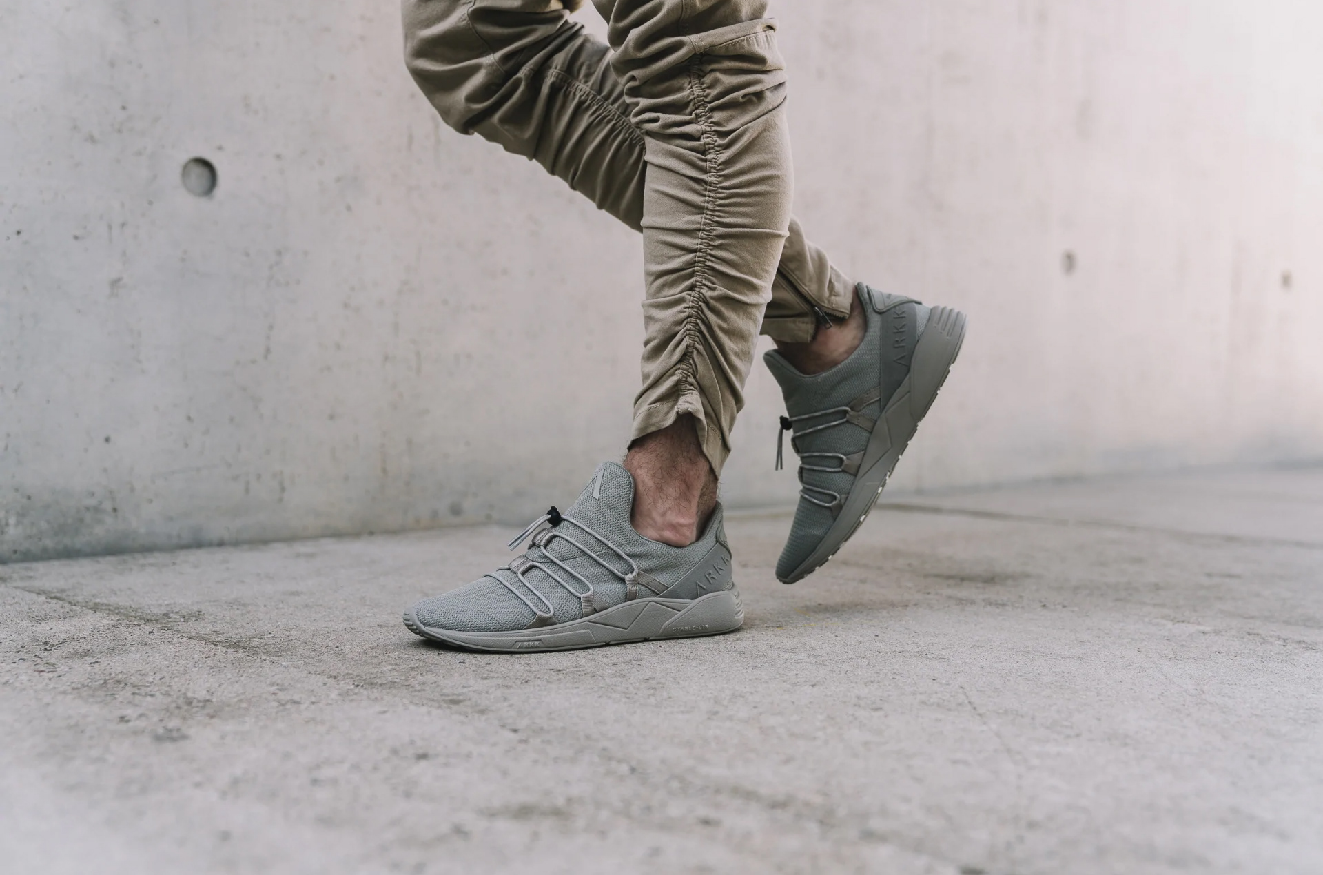 Кроссовки / Sneaker brand concept — Изображение №7 — Интерфейсы, Брендинг на Dprofile