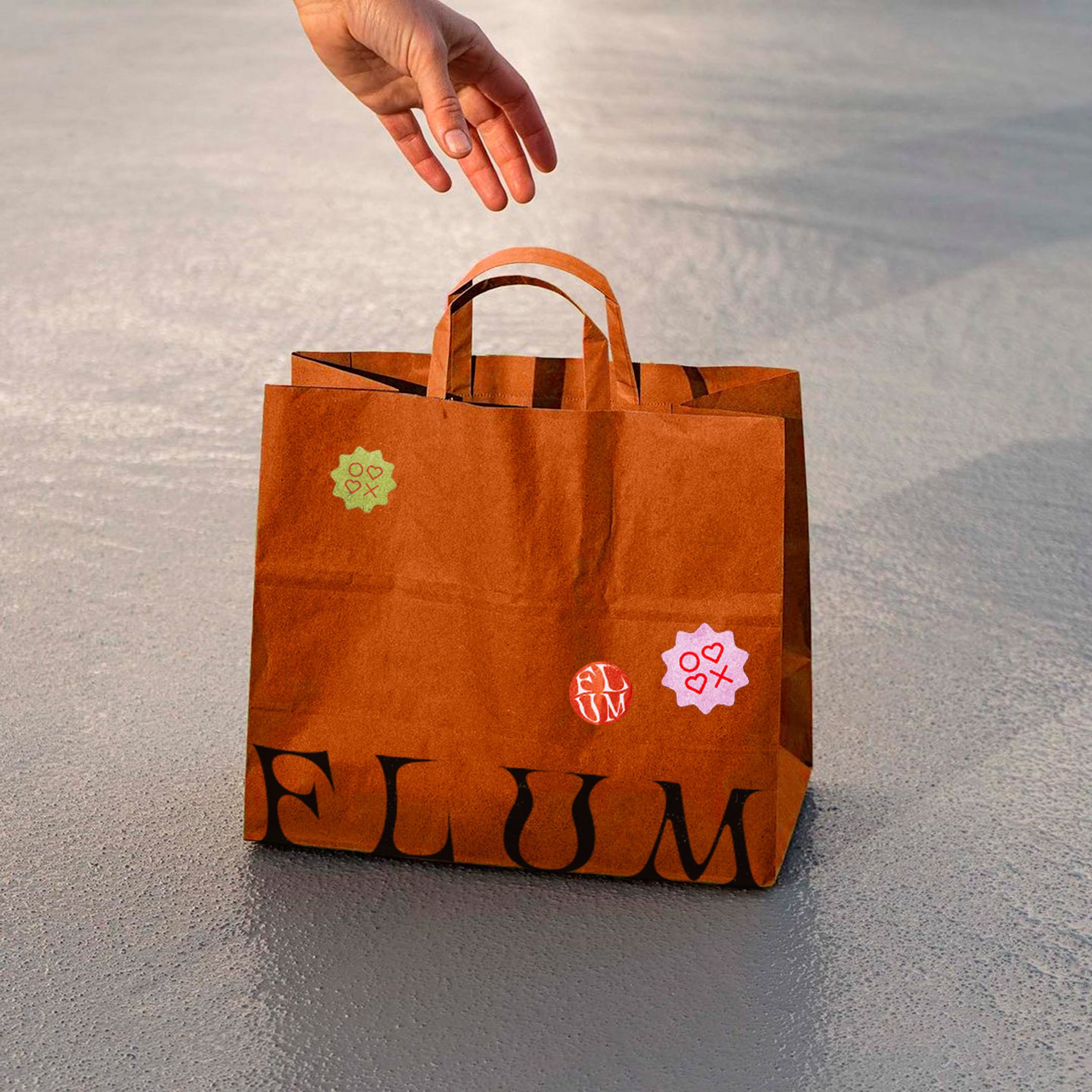 FLUM | CLOTHING BRAND IDENTITY | БРЕНДИНГ — Изображение №11 — Брендинг на Dprofile