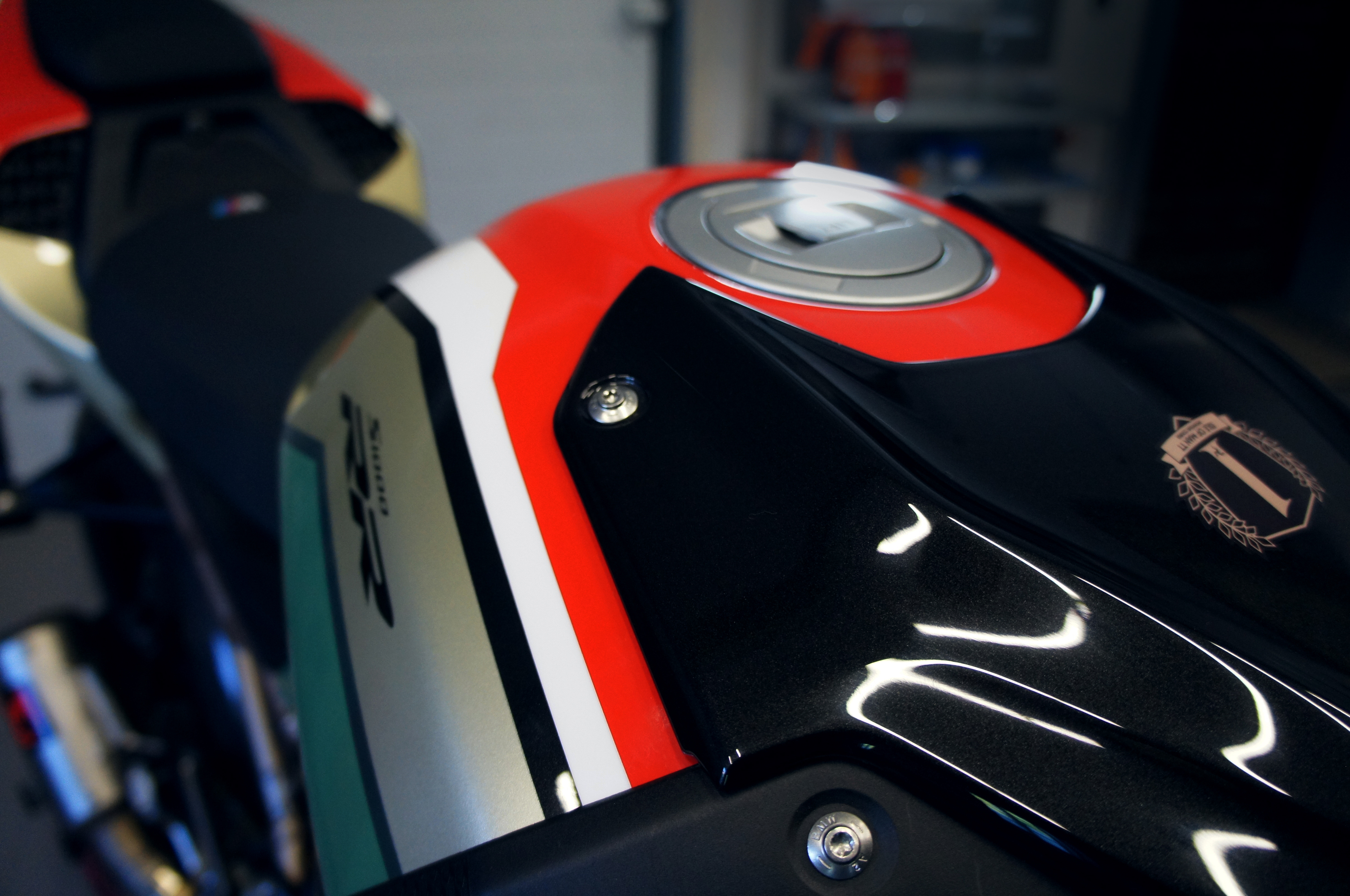 Vitelli Racing Artworks: BMW S1000RR — Изображение №8 — Брендинг на Dprofile