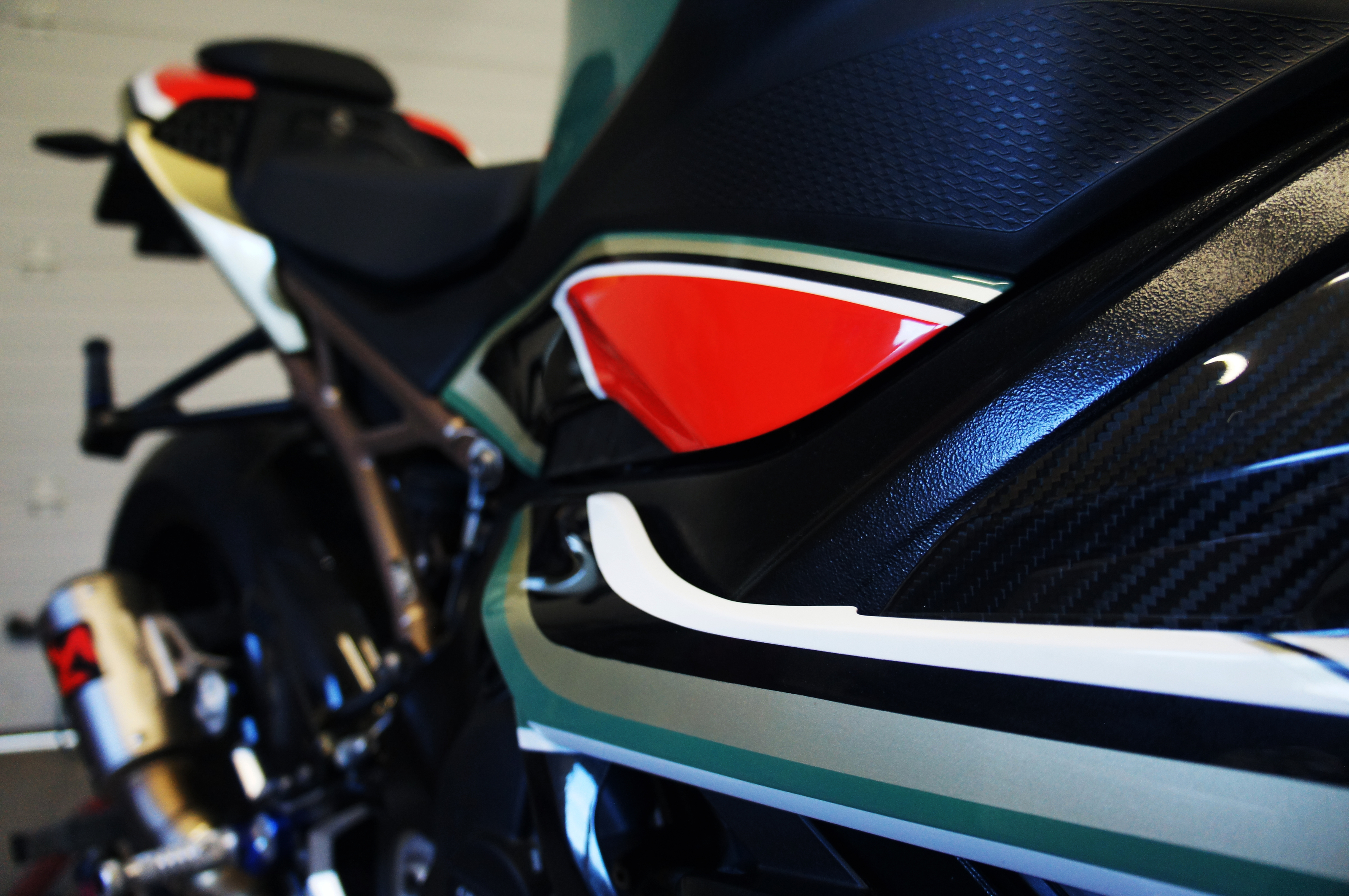 Vitelli Racing Artworks: BMW S1000RR — Изображение №5 — Брендинг на Dprofile