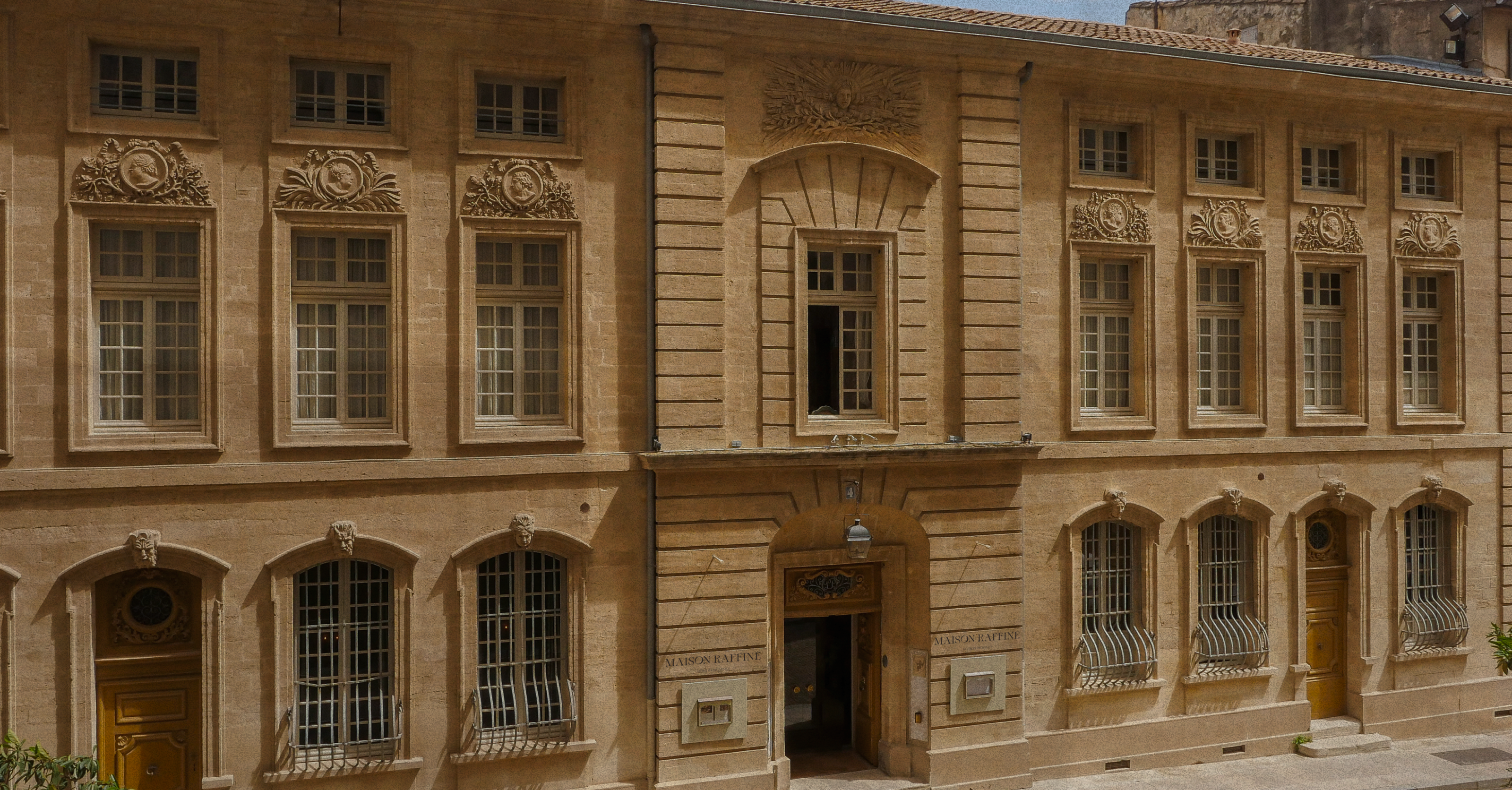 Brand design for European hotel in Provence France — Изображение №2 — Брендинг на Dprofile