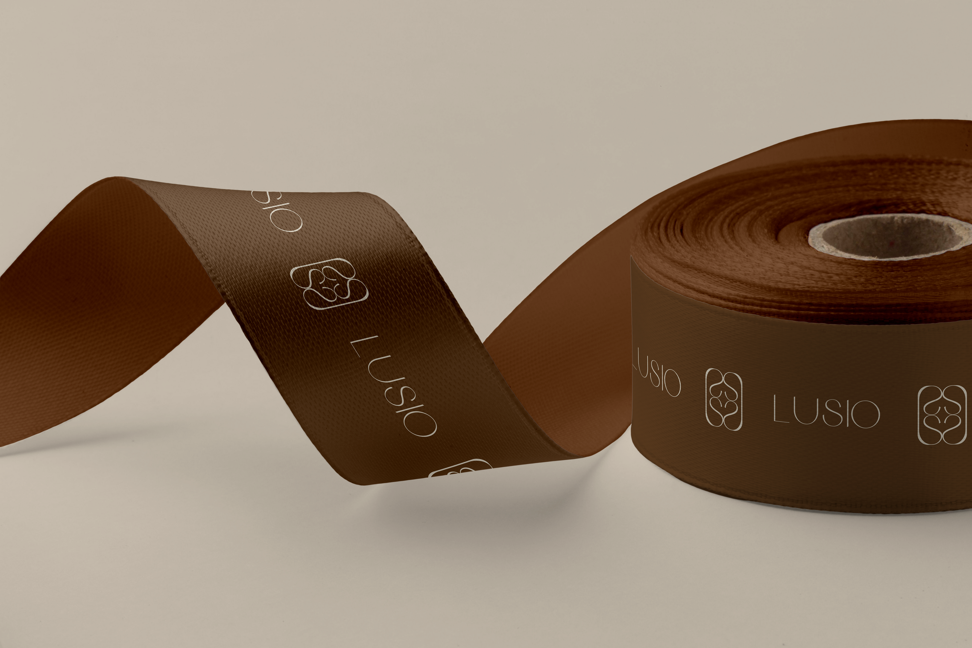 LUSIO LOGOTYPE — Изображение №4 — Брендинг на Dprofile