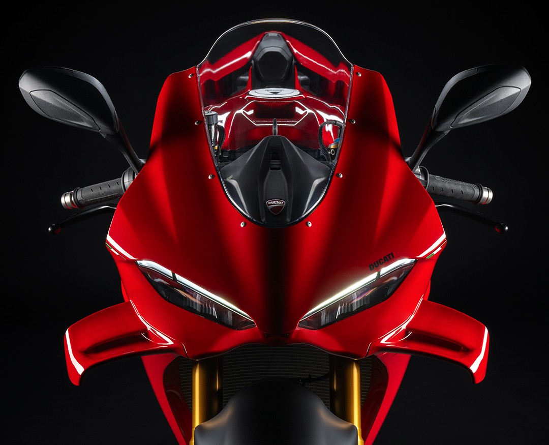 MOTO GP Mobile App — Интерфейсы, Брендинг на Dprofile