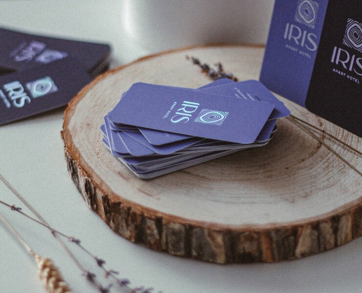 IRIS APART HOTEL | LOGOTYPE — Брендинг, Маркетинг на Dprofile