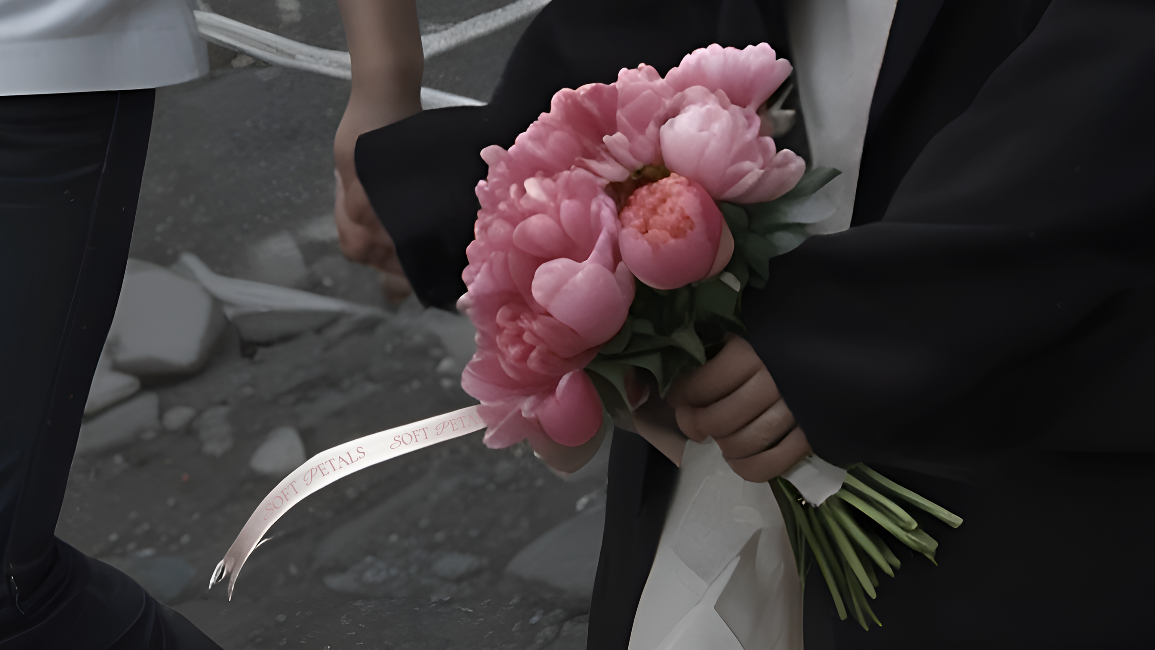 SOFT PETALS | цветочный бутик | фирменный стиль — Изображение №9 — Брендинг, Графика на Dprofile