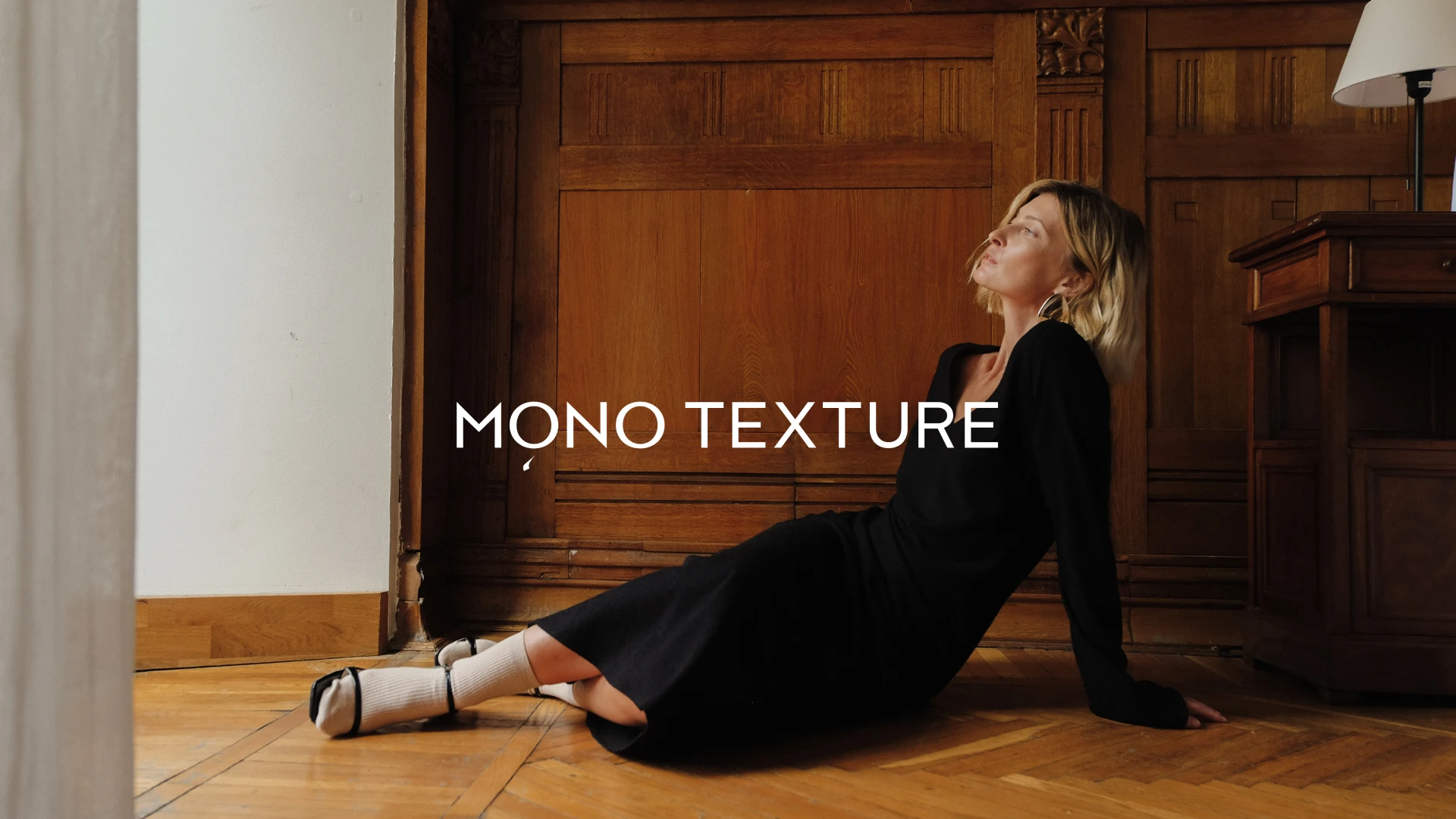 MONO TEXTURE | АЙДЕНТИКА БРЕНДА ЖЕНСКОЙ ОДЕЖДЫ — Изображение №6 — Брендинг, Графика на Dprofile