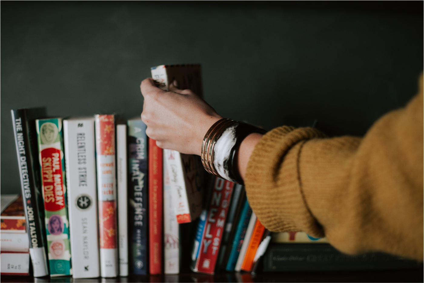 Логотип  и фирменный стиль для книжного пространства ПОЛКА — Изображение №1 — Брендинг на Dprofile