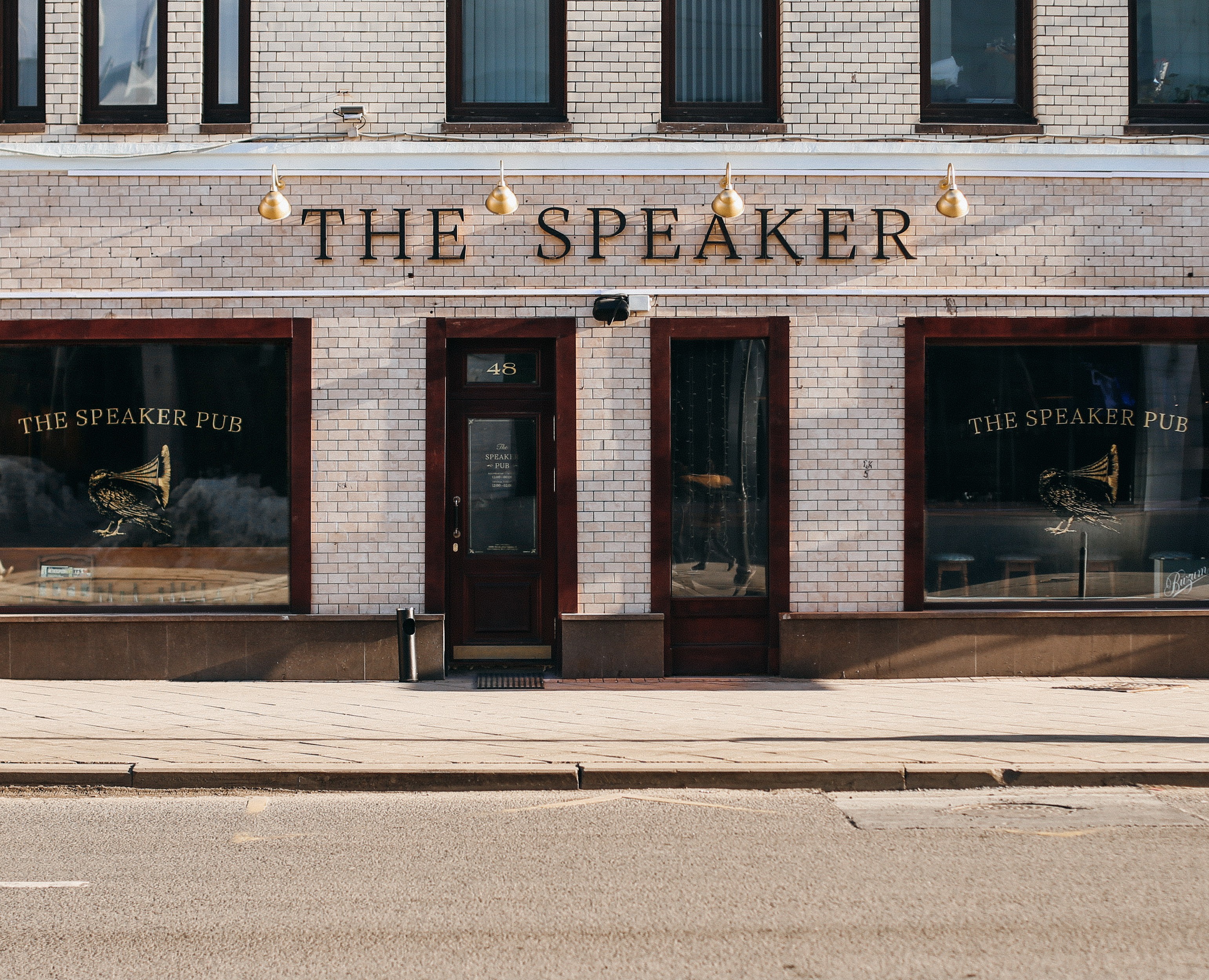 The Speaker Pub — Графика на Dprofile