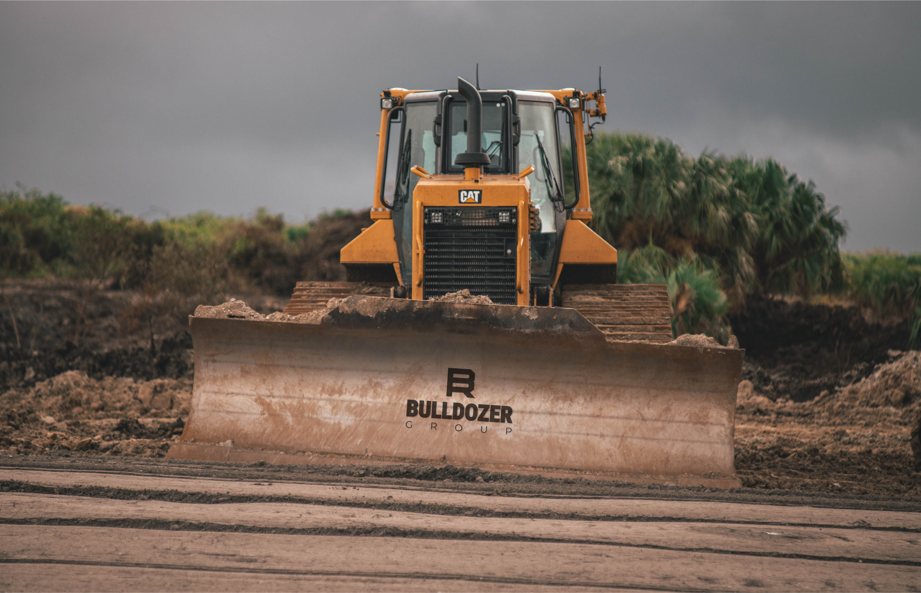 Состряпал логотип для компании BULLDOZER — Изображение №6 — Брендинг на Dprofile