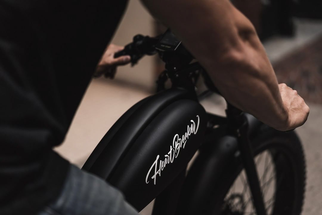 Heartbreaker - EBike lettering logotype — Изображение №68 — Брендинг, Графика на Dprofile