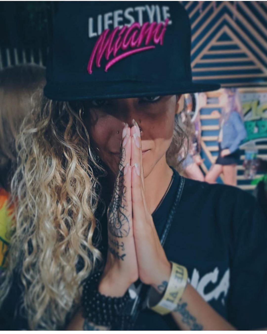 Lifestyle Miami - lettering logo — Изображение №24 — Брендинг, Графика на Dprofile