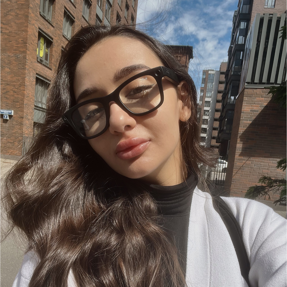 Аватар пользователя Аделина Йовик