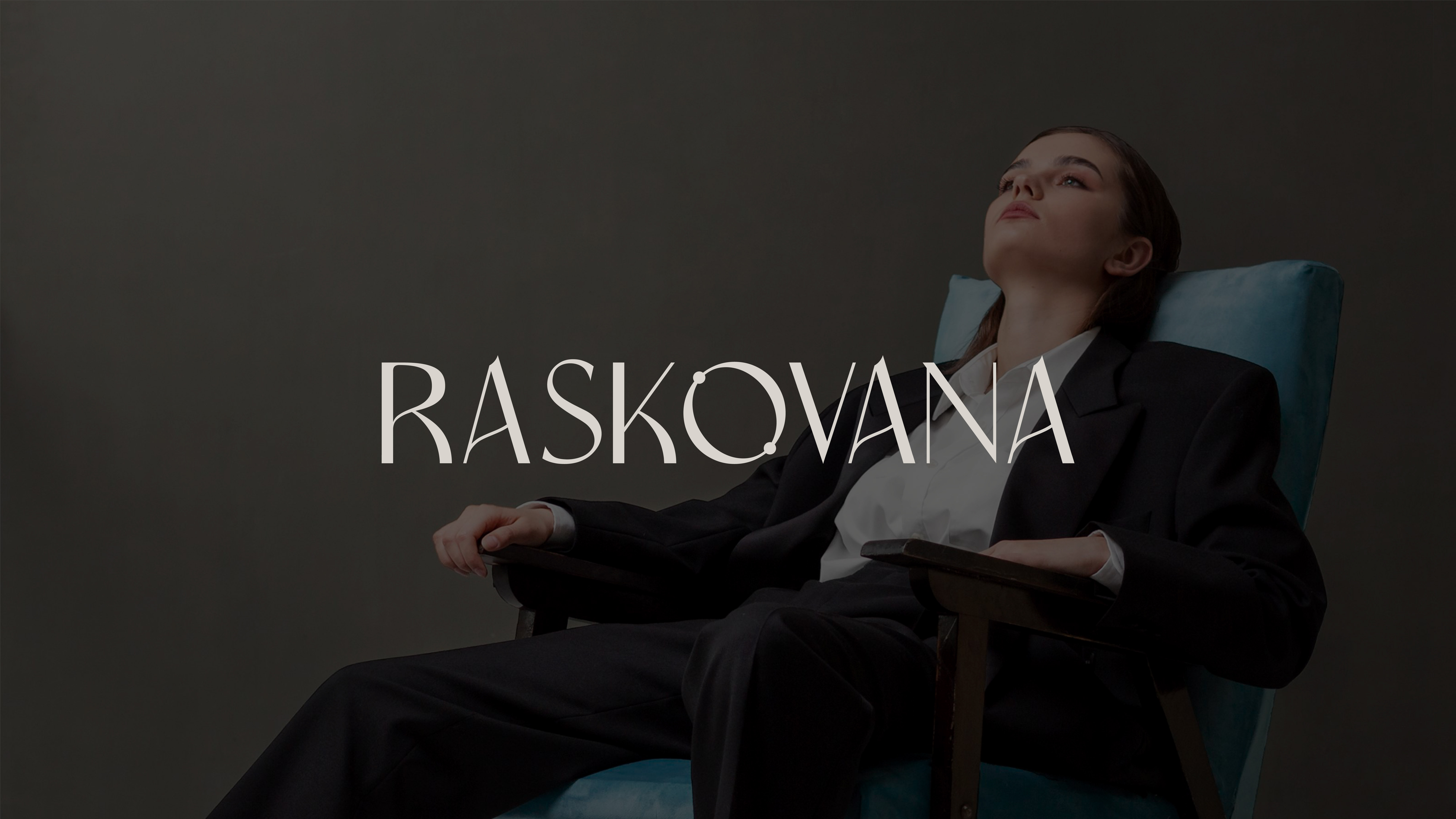 Фирменный стиль/ нейминг для бренда женской одежды — Изображение №1 — Брендинг на Dprofile