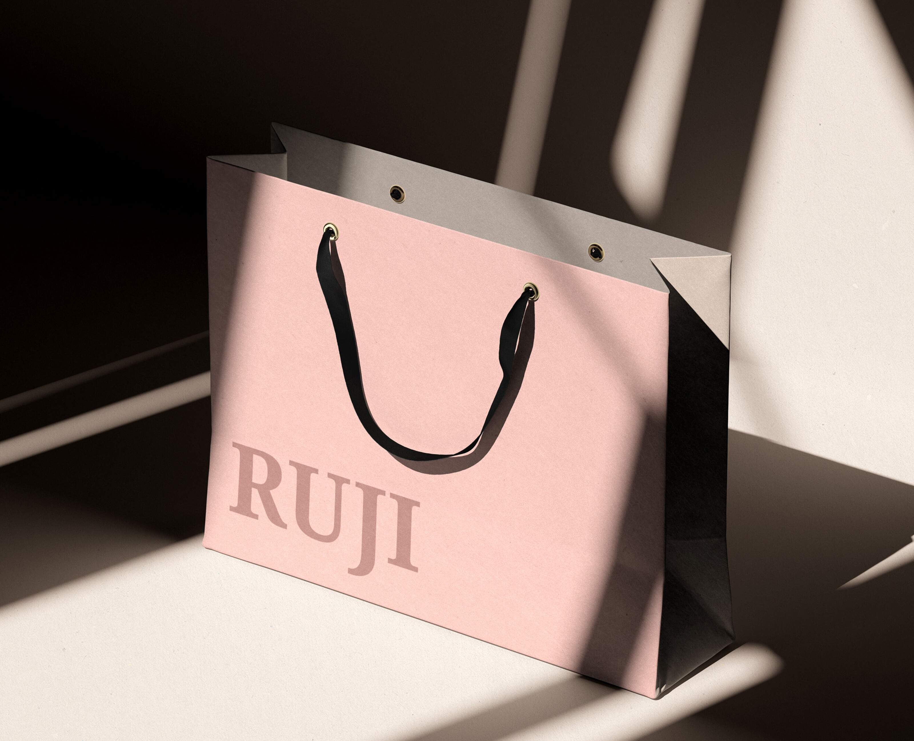 Логотип RUJI showroom на Dprofile