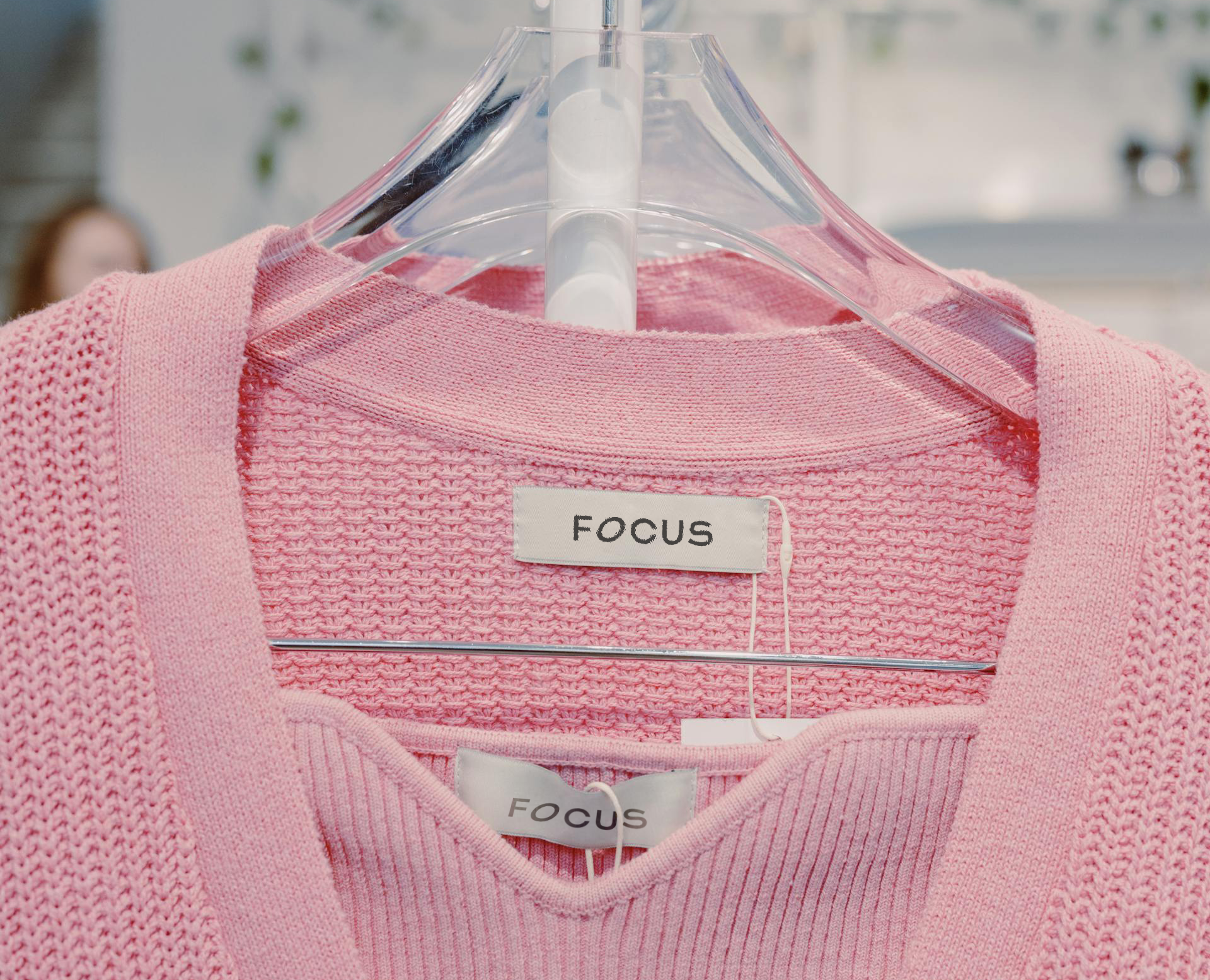 Женская одежда FOCUS. Фирменный стиль. Логотип. — Брендинг, Графика на Dprofile