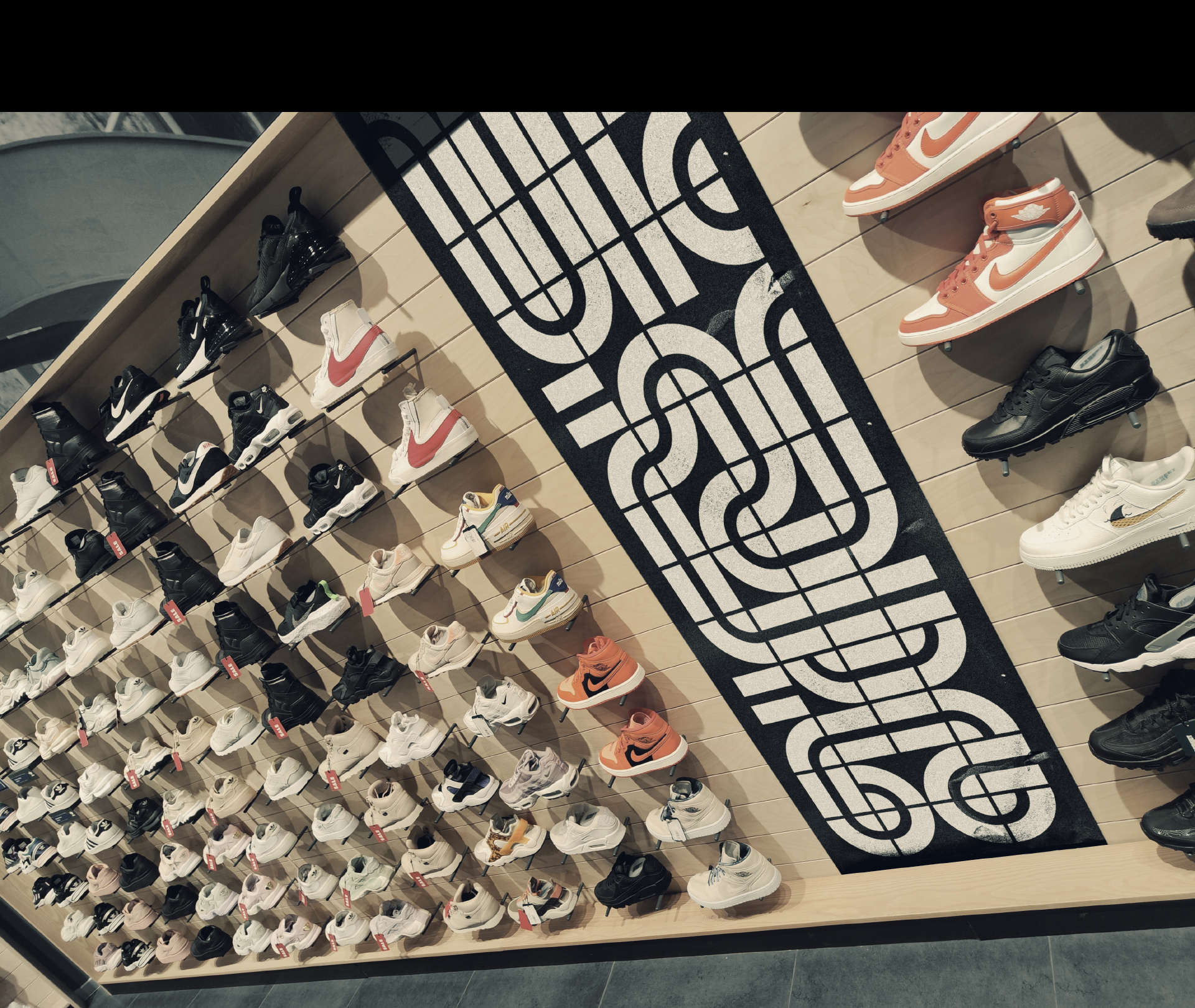 KEFIR sneakers store — Изображение №19 — Брендинг на Dprofile