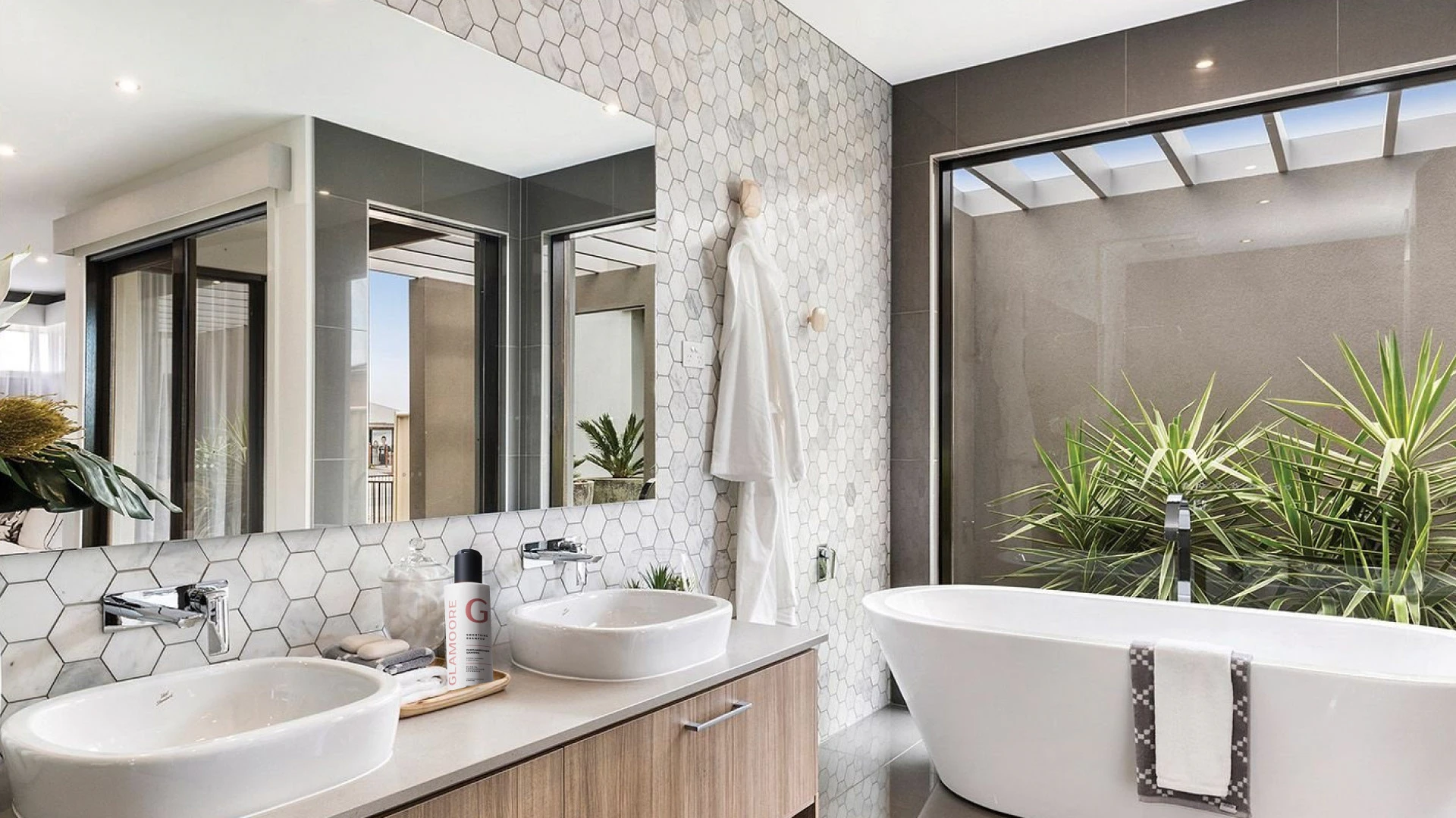 GLAMOORE - логотип, брендинг и упаковка для бренда косметики — Изображение №12 — Брендинг на Dprofile