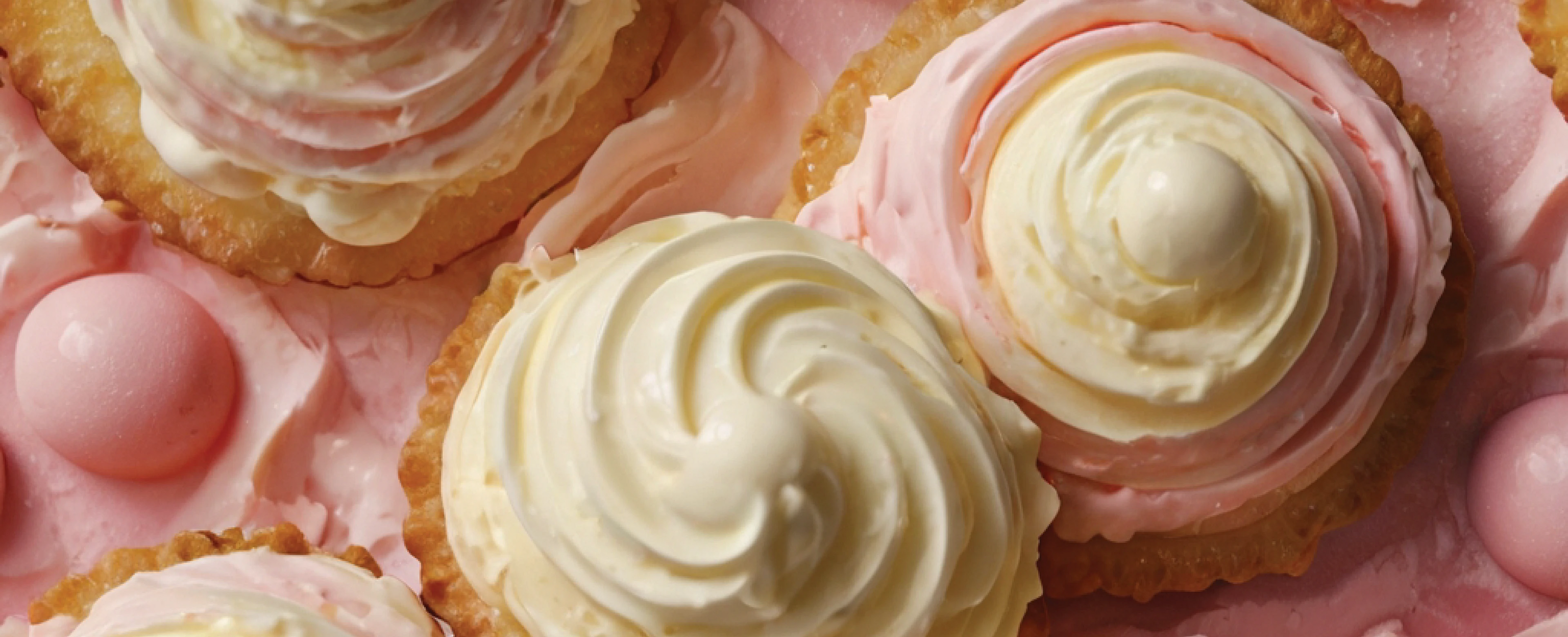 Фирменный стиль для кондитерской "Little Pancakes" — Изображение №4 — Брендинг на Dprofile