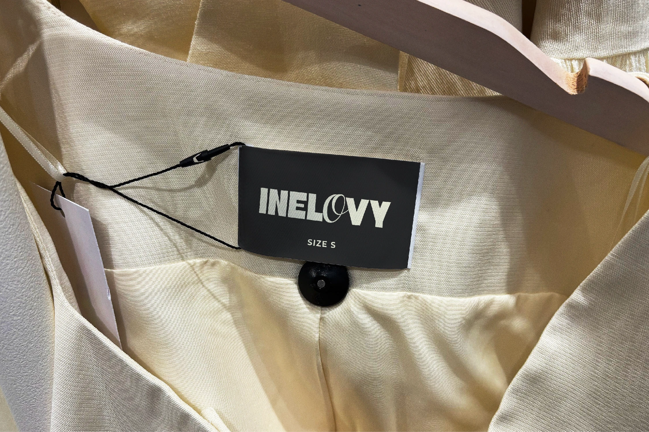 Логотип и фирменный стиль бренда одежды / Нейминг / Брендбук — Изображение №6 — Брендинг на Dprofile