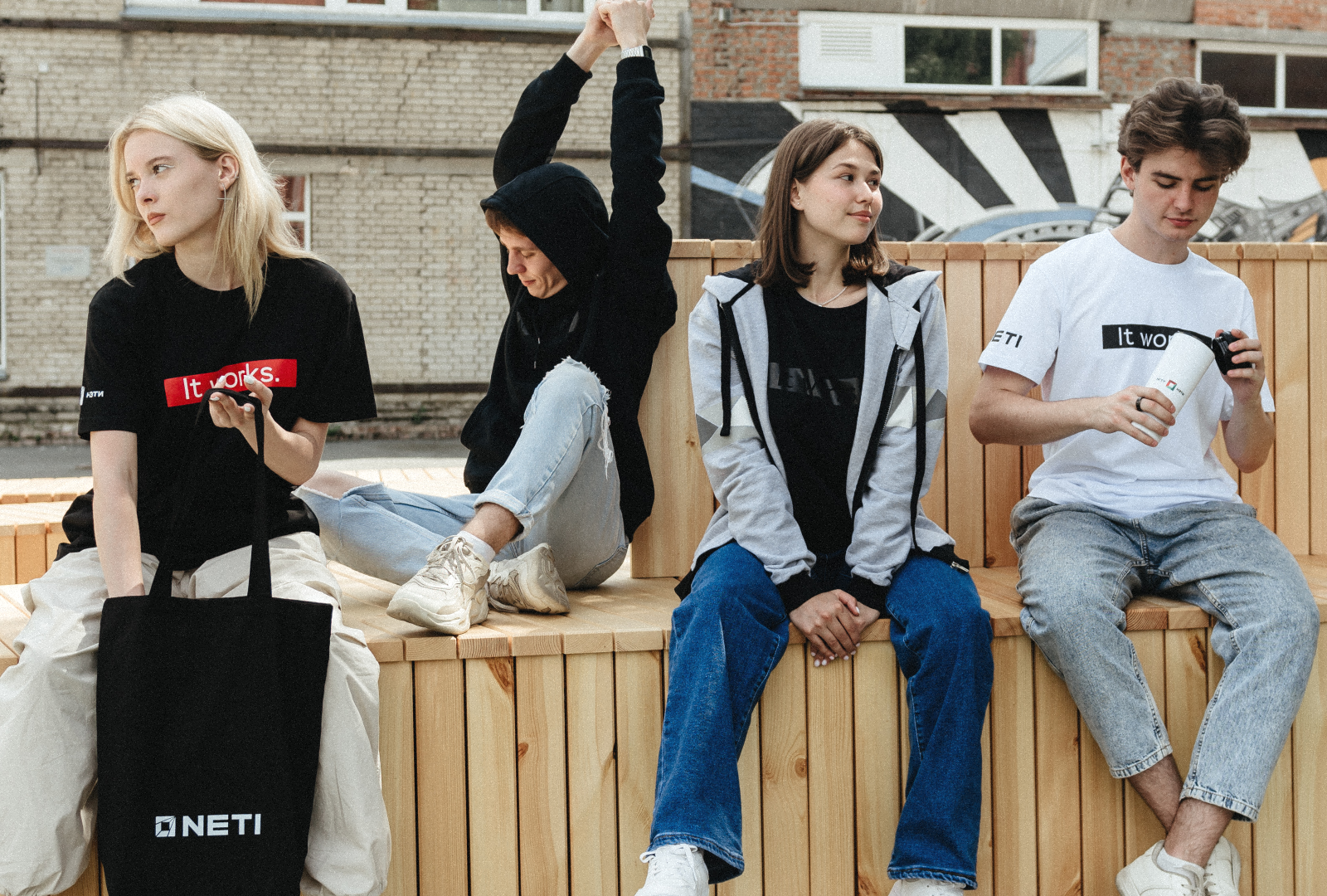 Мерч (одежда, сувениры, изделия) — Изображение №4 — Брендинг на Dprofile