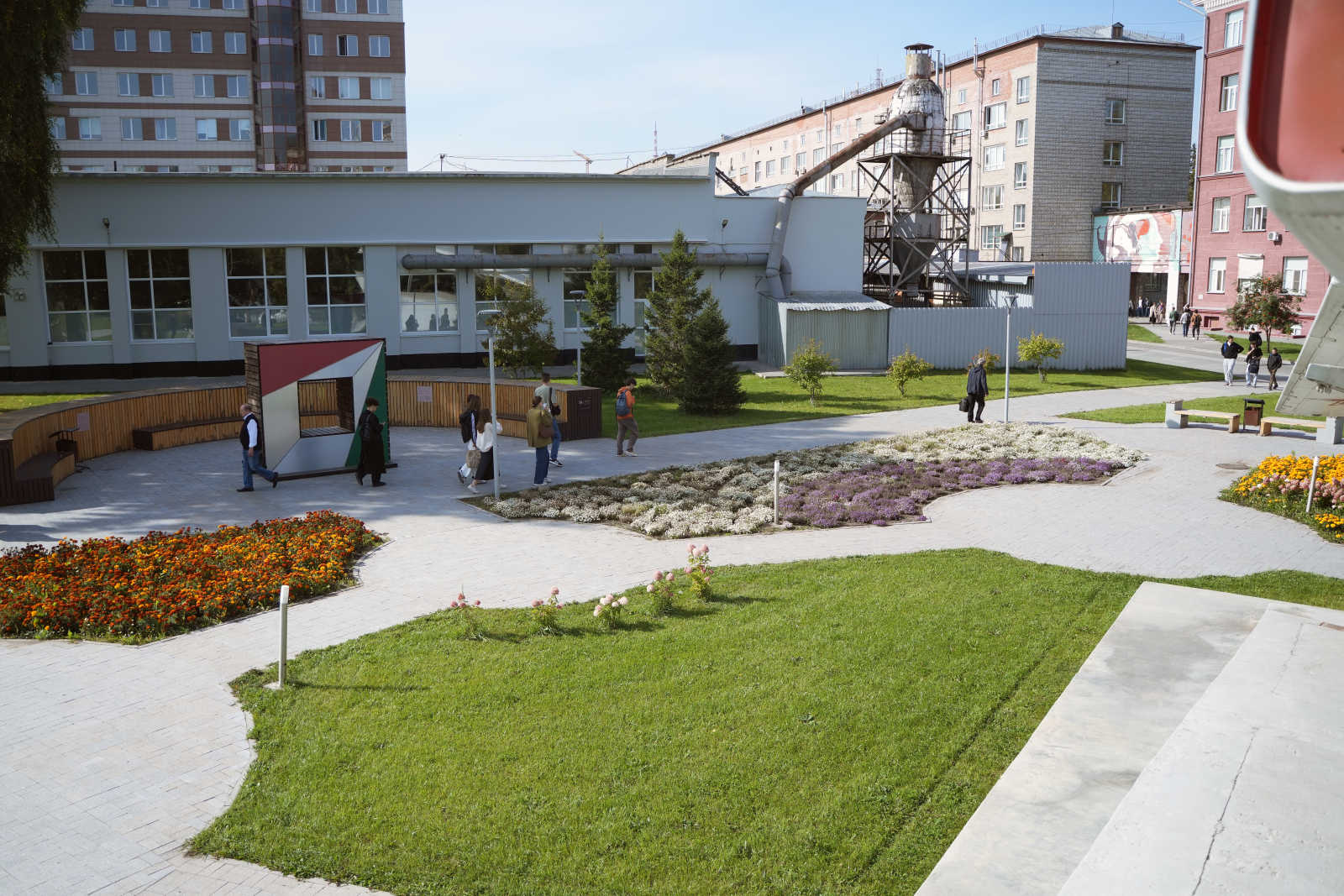 Проектирование и строительство Сквера выпускников НЭТИ — Изображение №15 — 3D на Dprofile