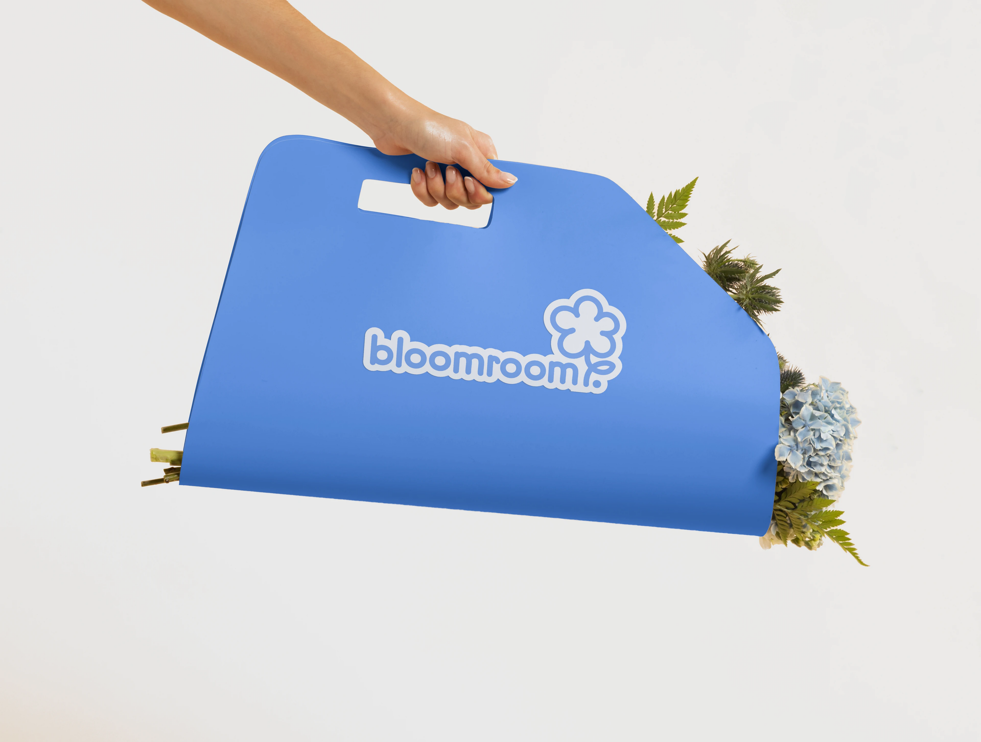 bloomroom | Фирменный стиль для цветочного бутика — Изображение №2 — Брендинг на Dprofile