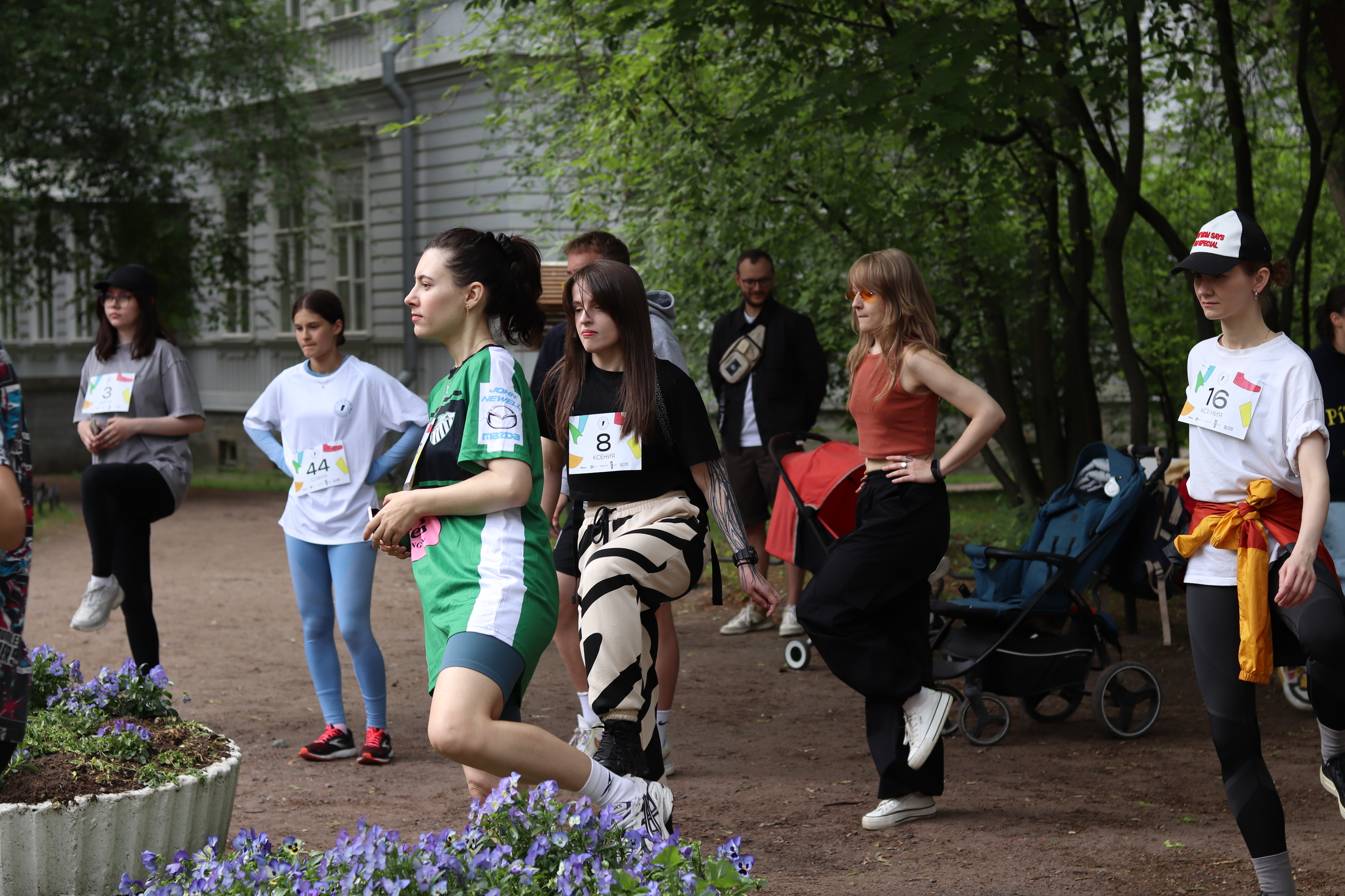 Фирменный стиль забега для креативных сил «Ходьбежка» — Изображение №10 — Брендинг, Иллюстрация на Dprofile