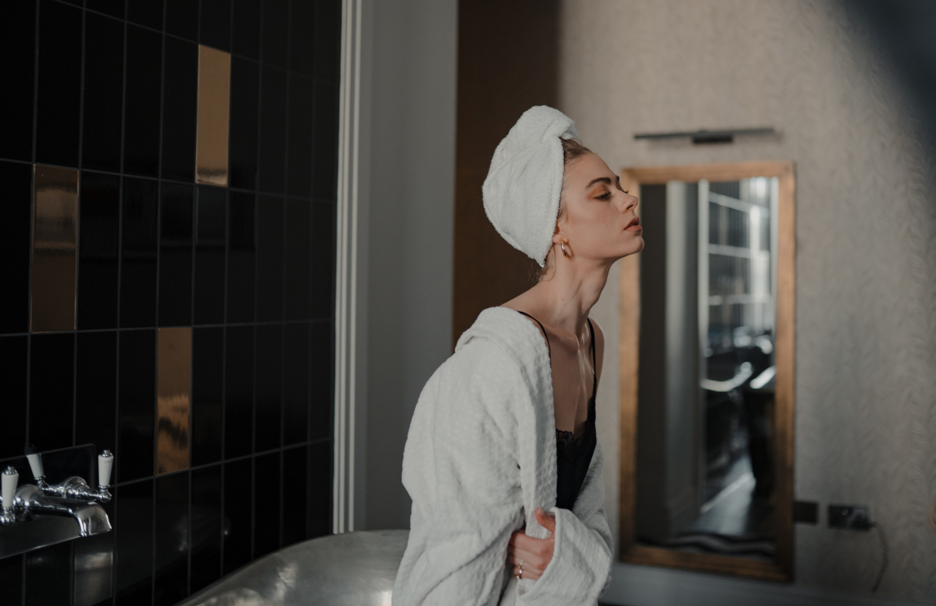 Айдентика и логотип отеля — Изображение №15 — Брендинг на Dprofile